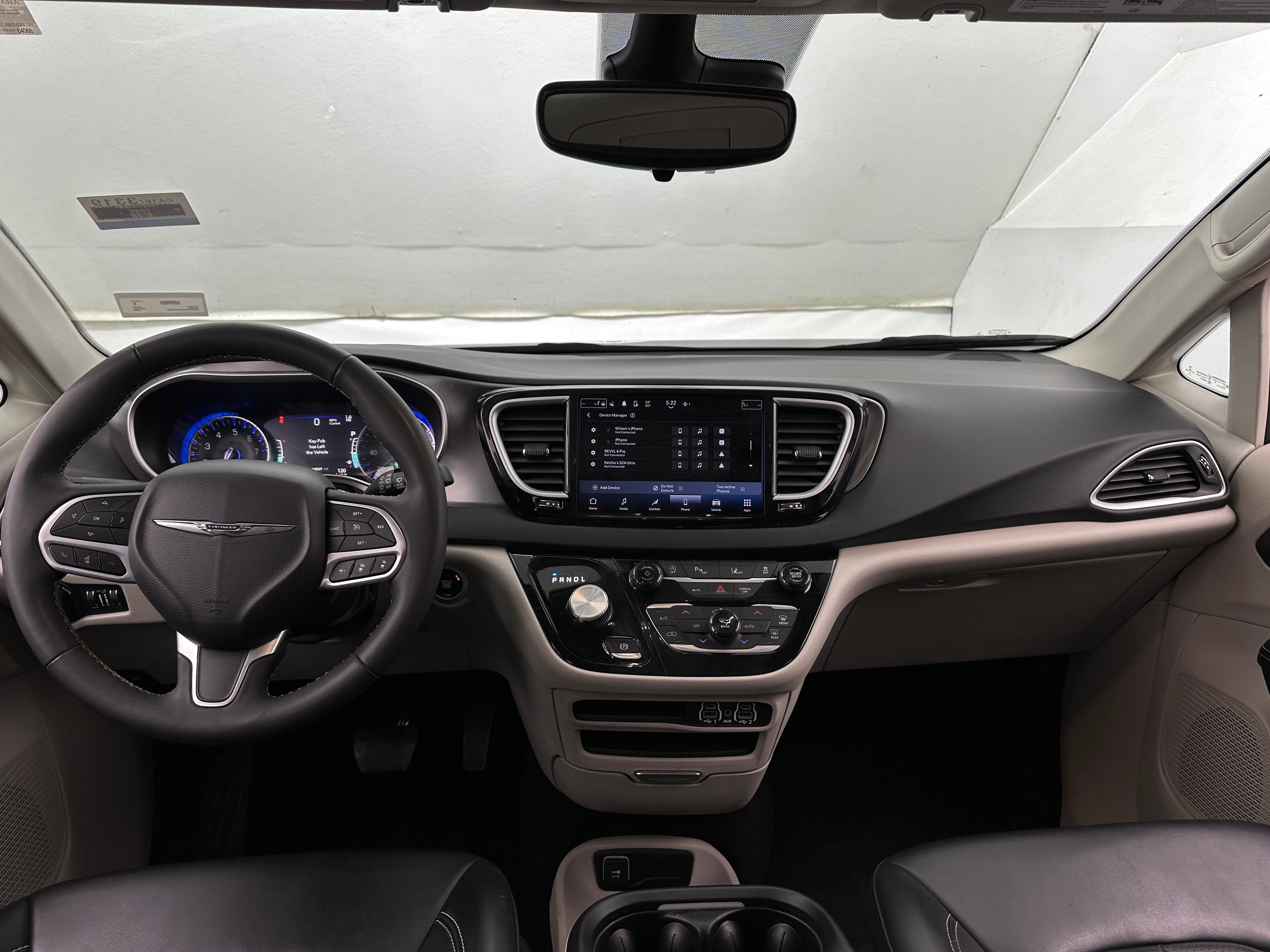 2023 Chrysler Pacifica Touring L 2