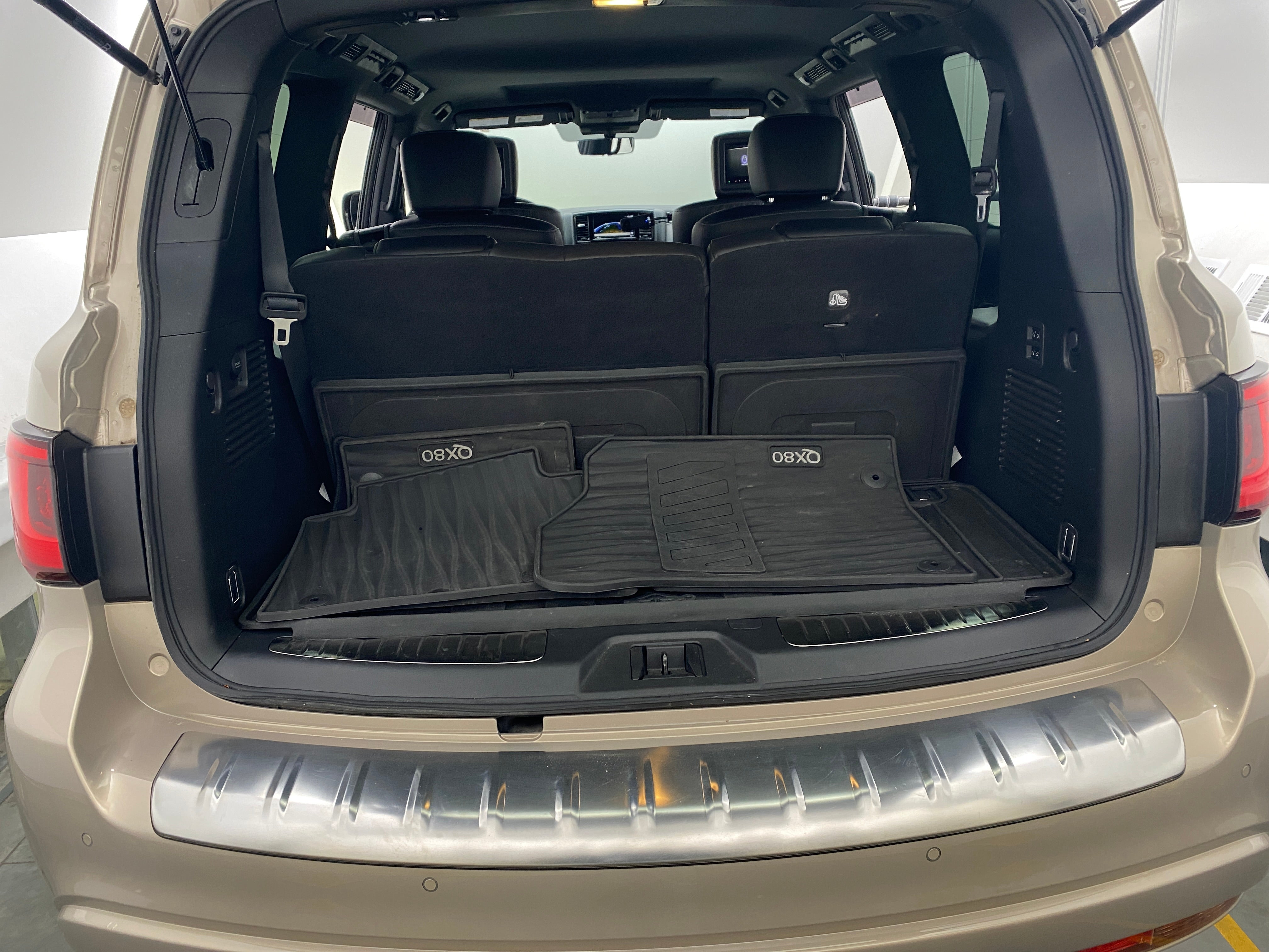 2021 INFINITI QX80 Sensory 6