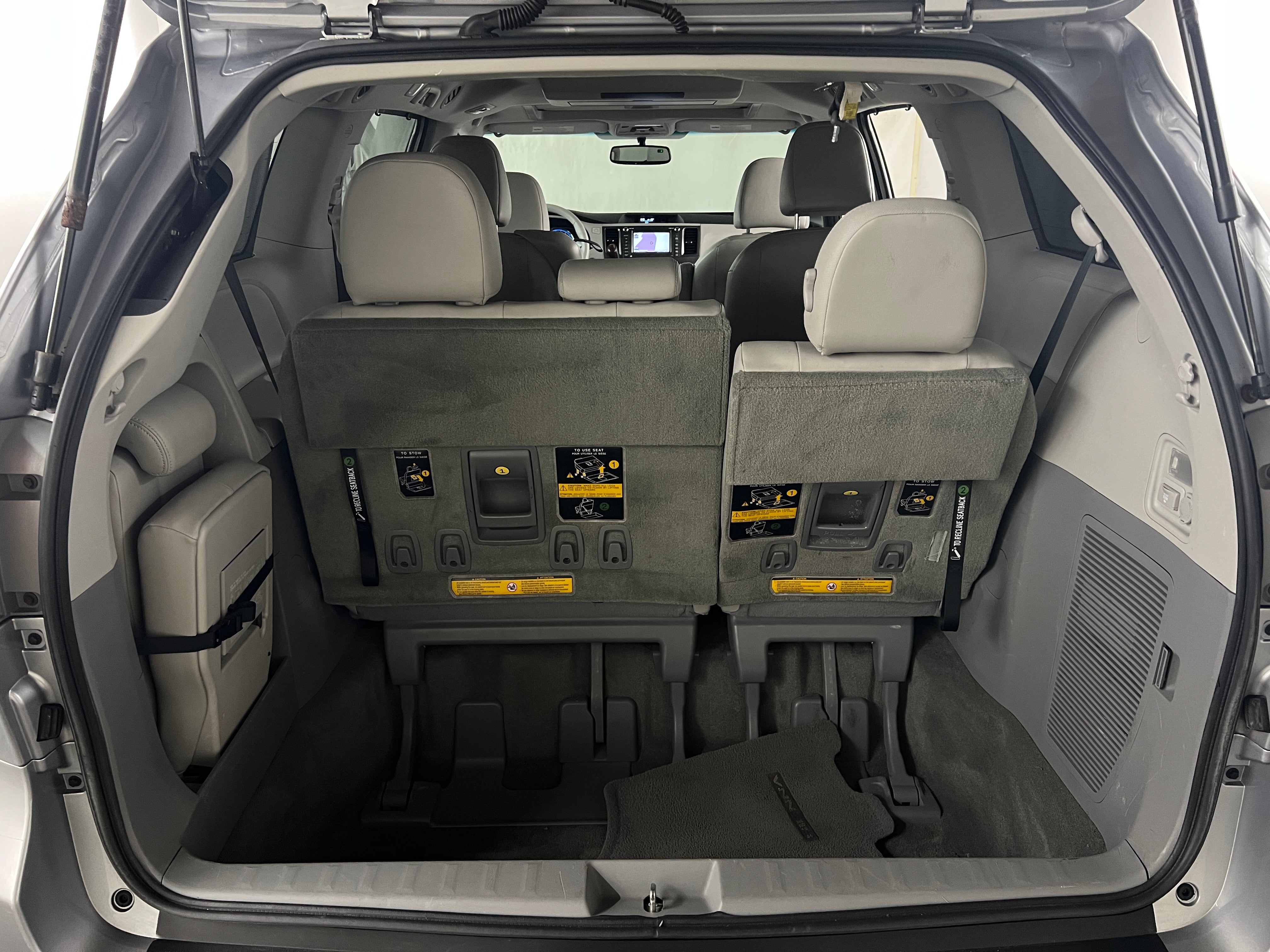 2011 Toyota Sienna XLE 6