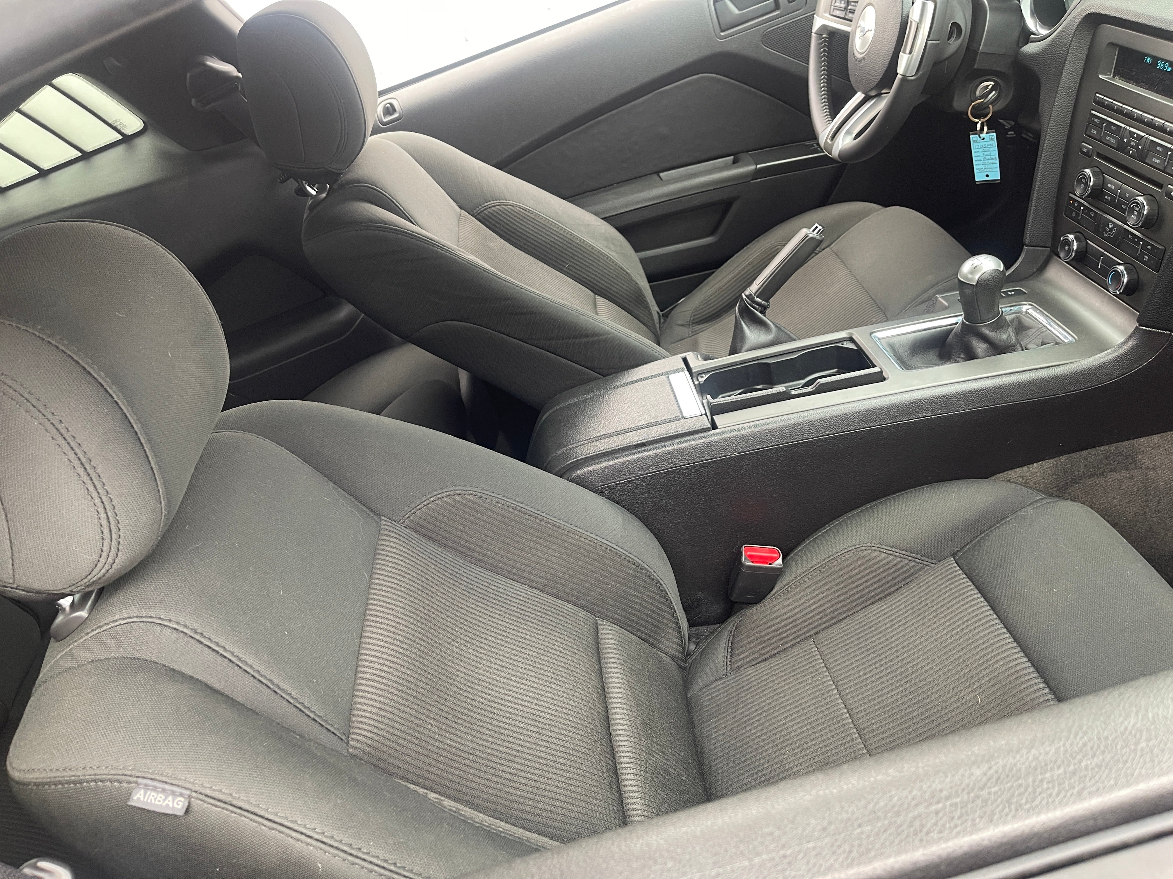 2014 Ford Mustang V6 2