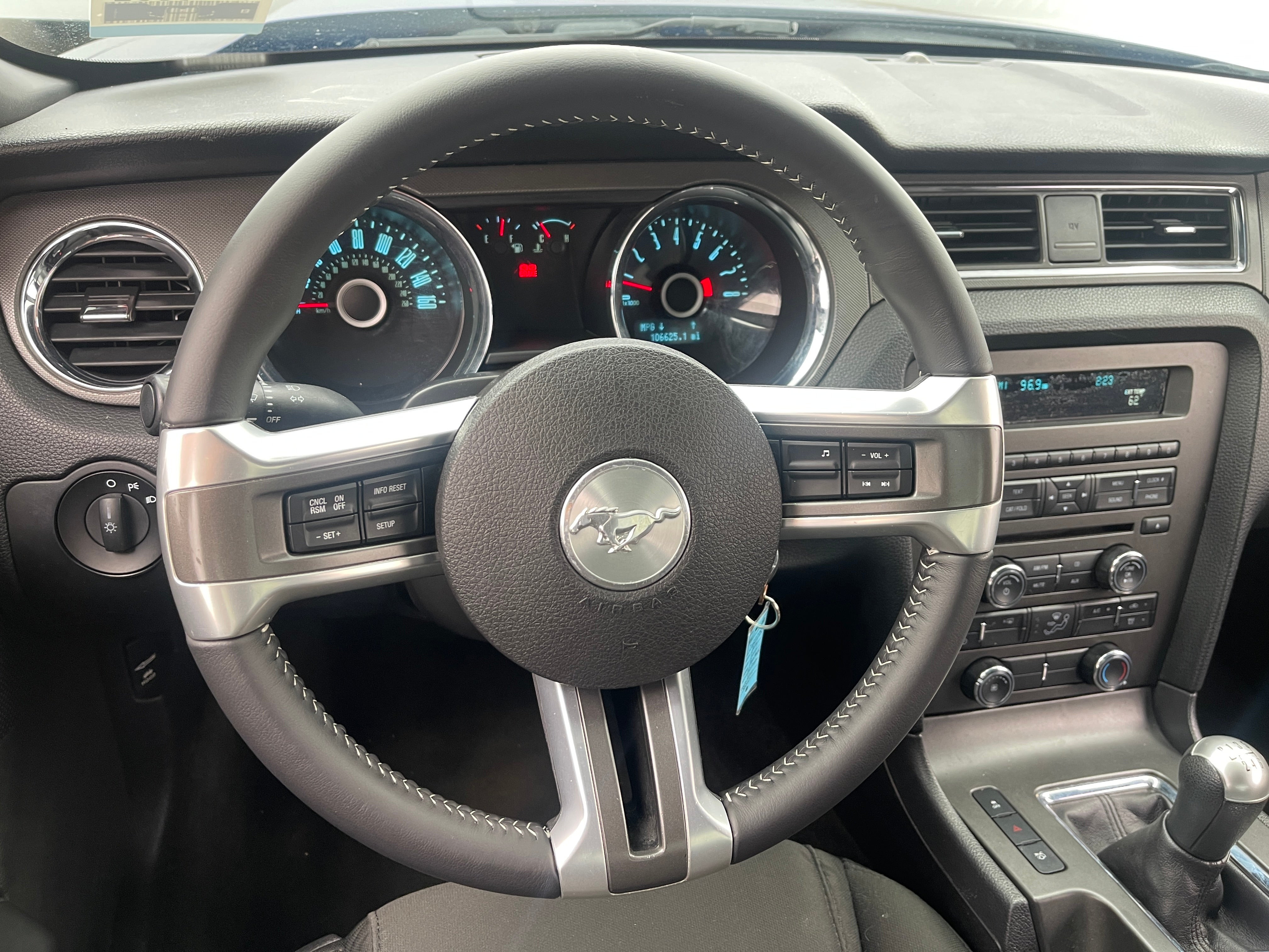 2014 Ford Mustang V6 4