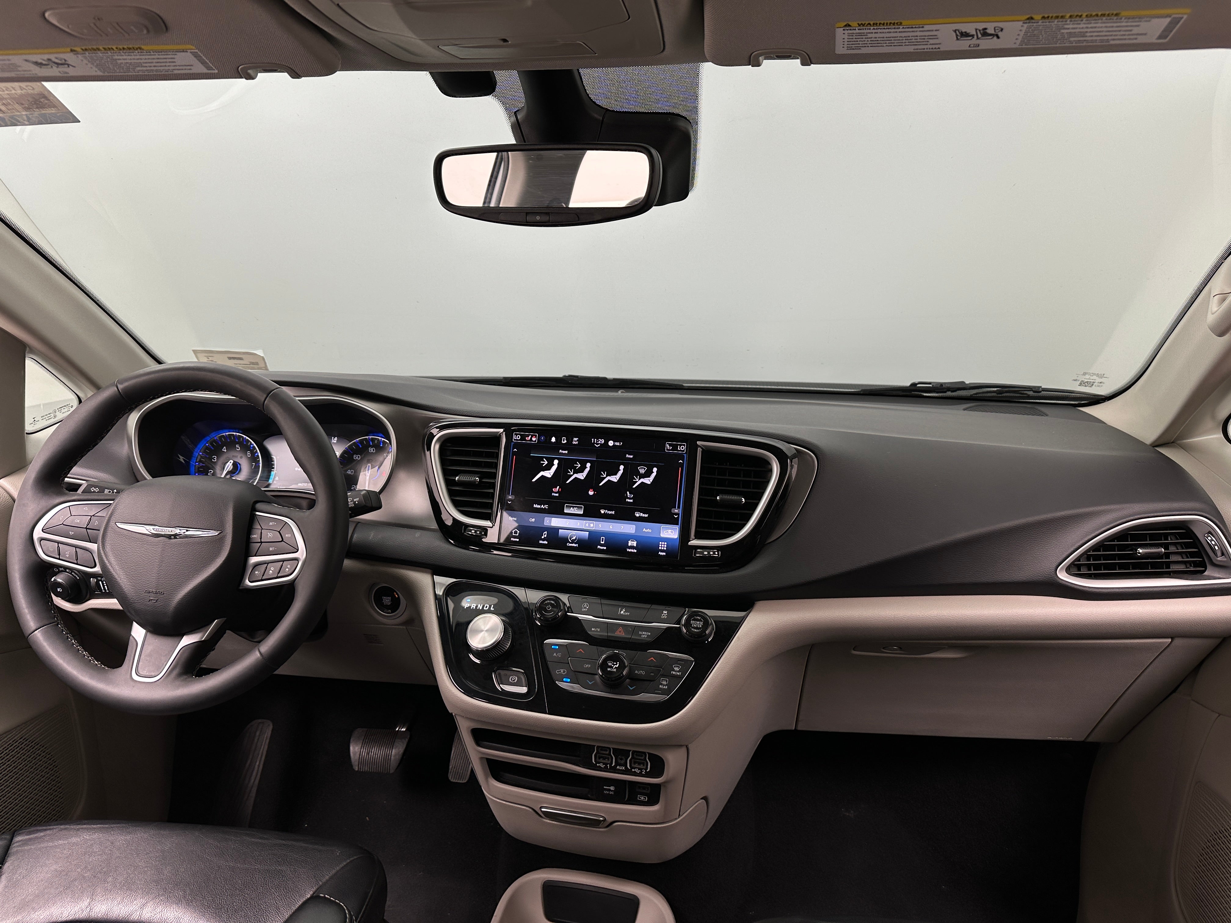 2022 Chrysler Pacifica Touring L 2