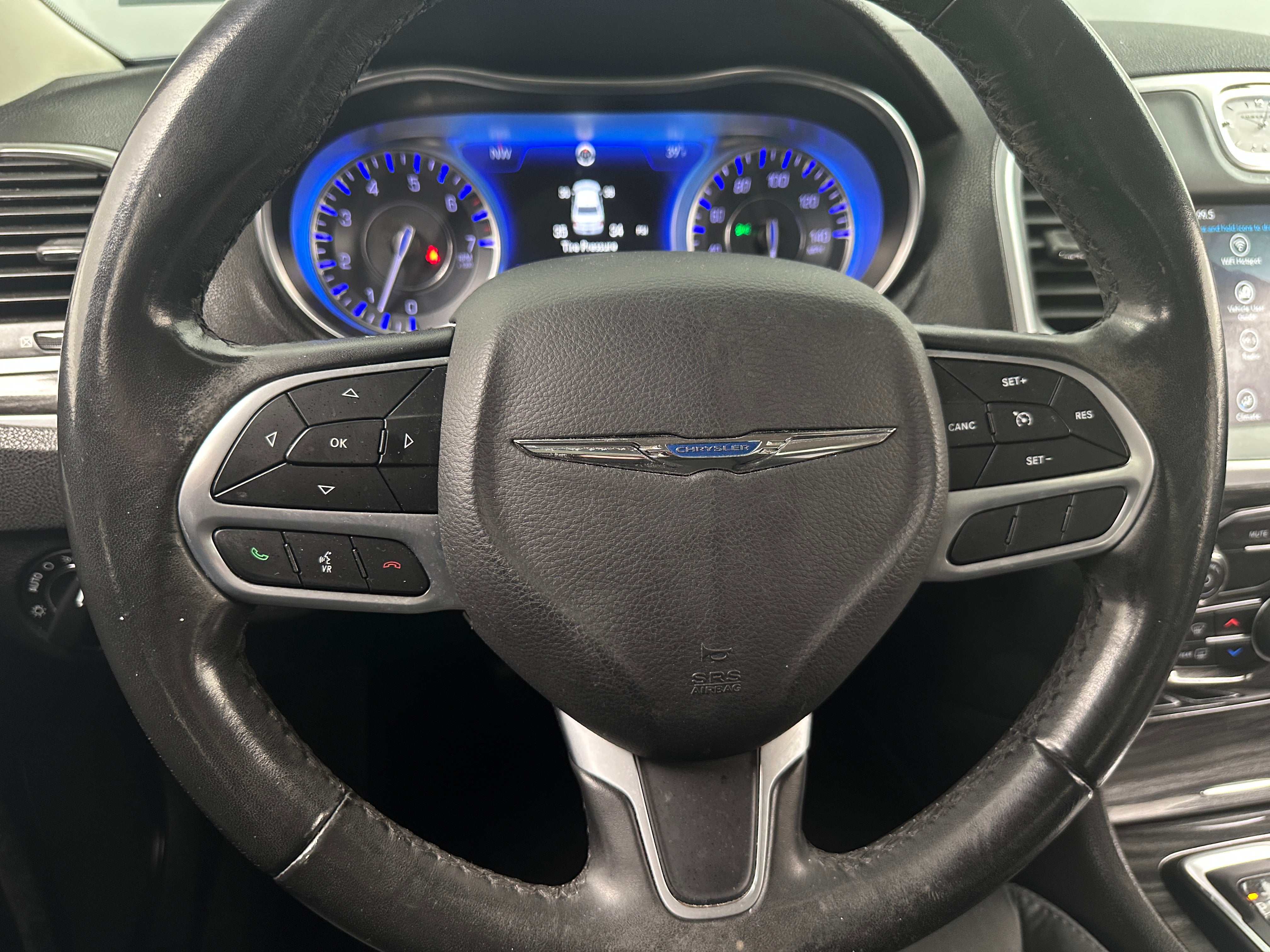 2019 Chrysler 300 Touring 5