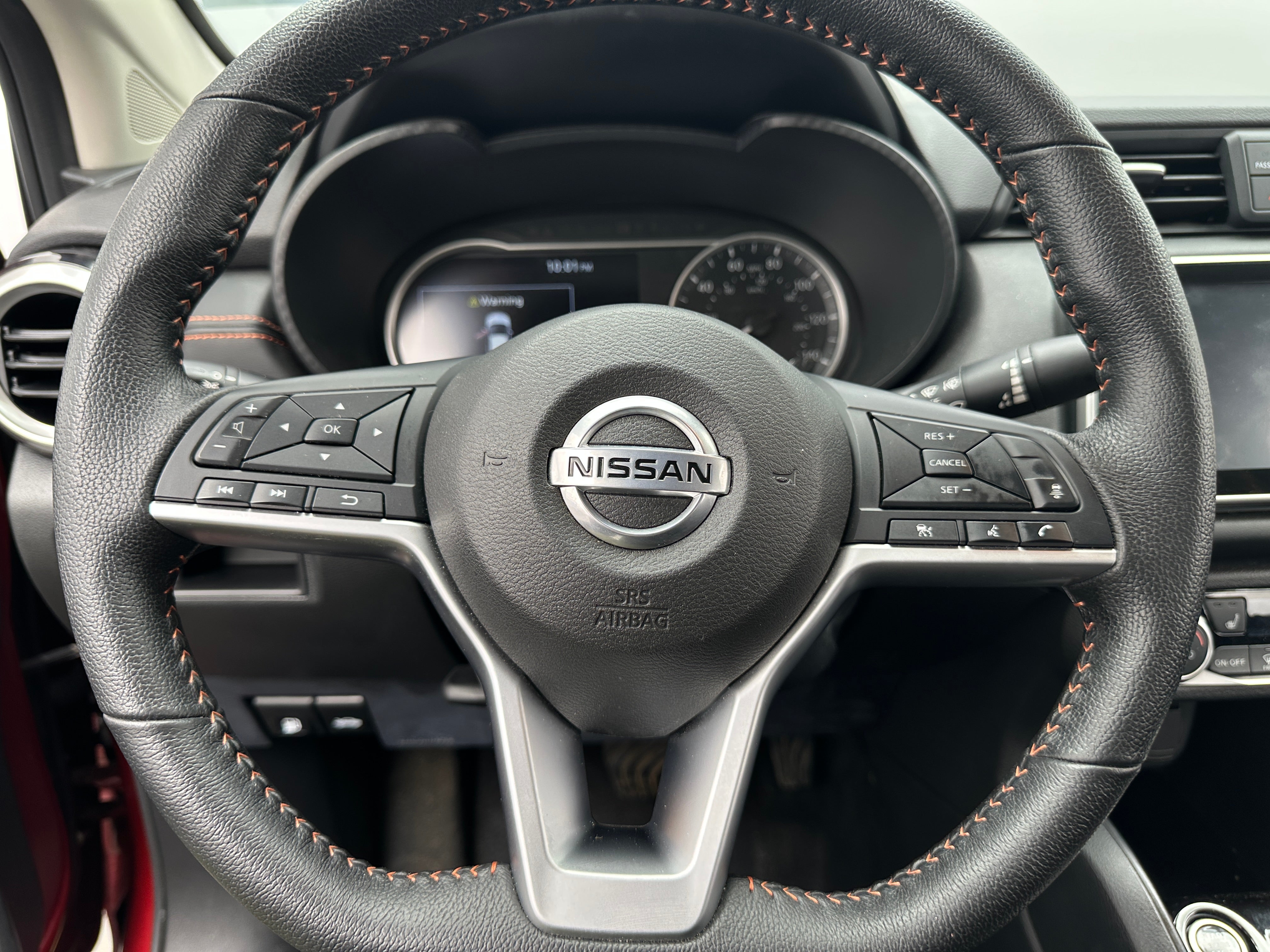 2022 Nissan Versa SR 5