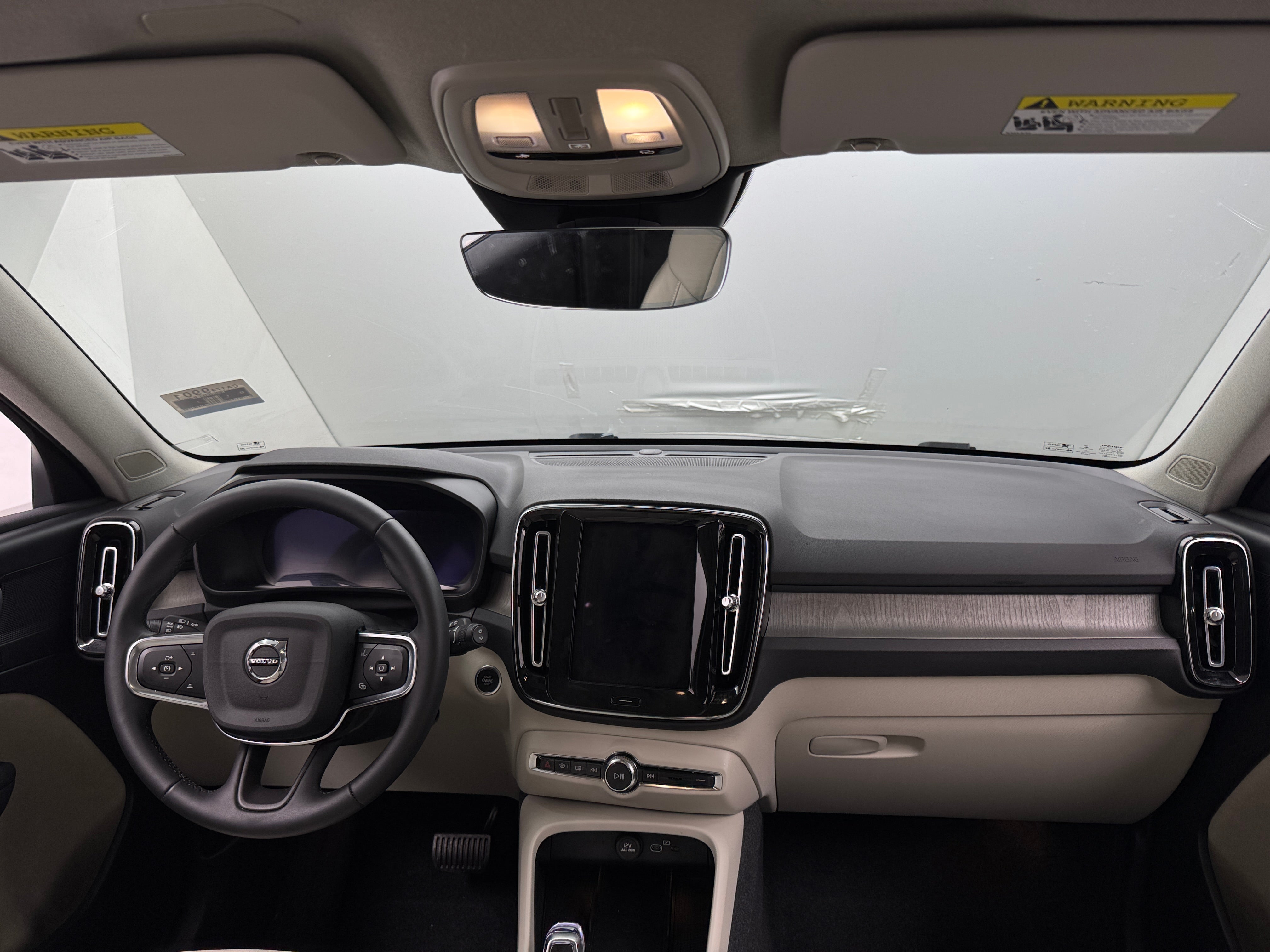 2023 Volvo XC40 B5 Plus 2