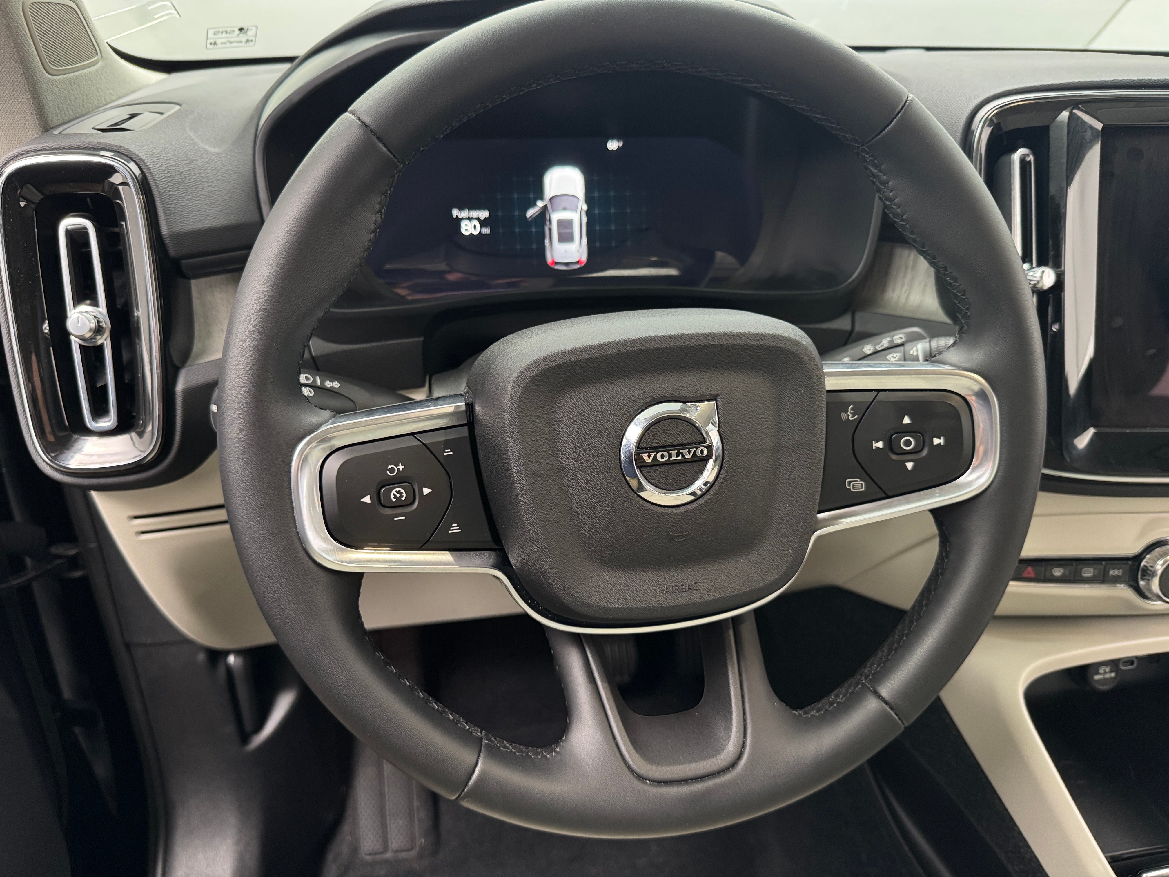 2023 Volvo XC40 B5 Plus 4