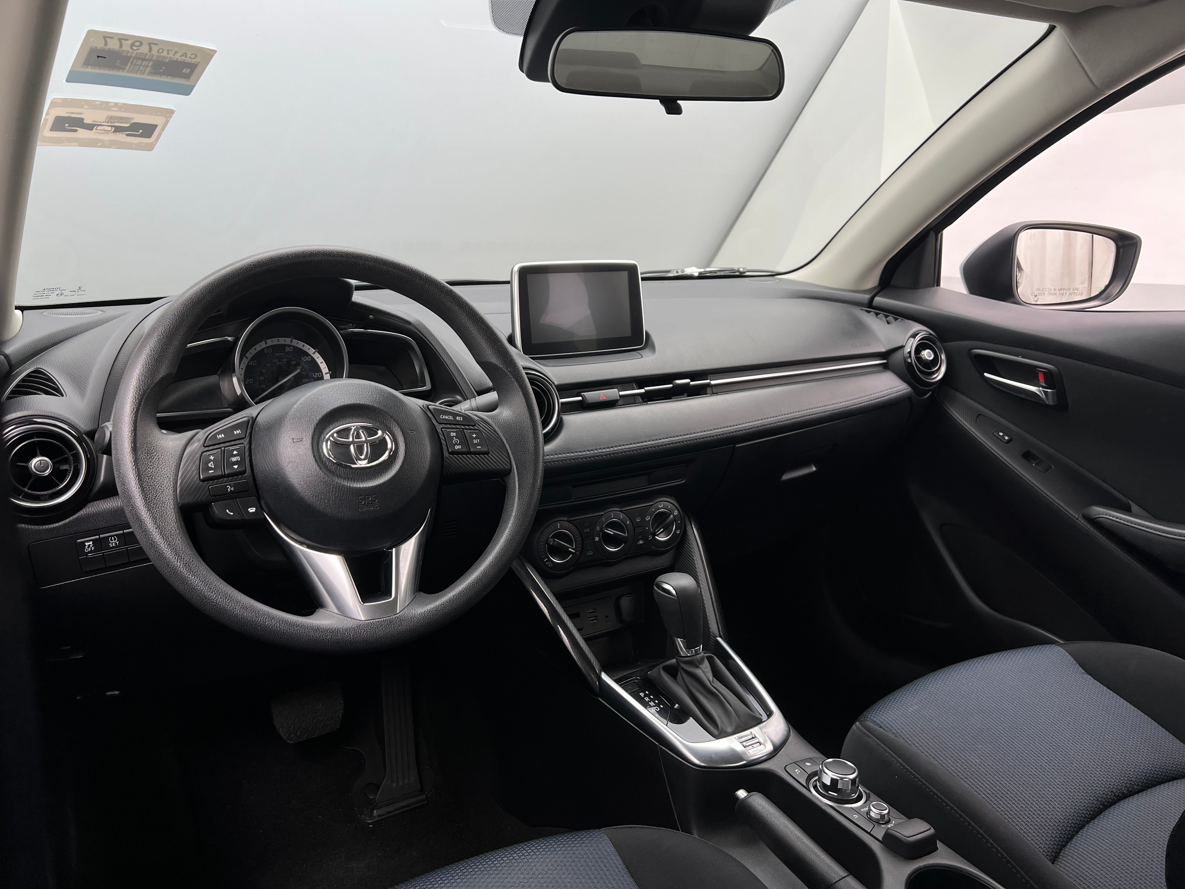 2017 Toyota Yaris iA Base 3