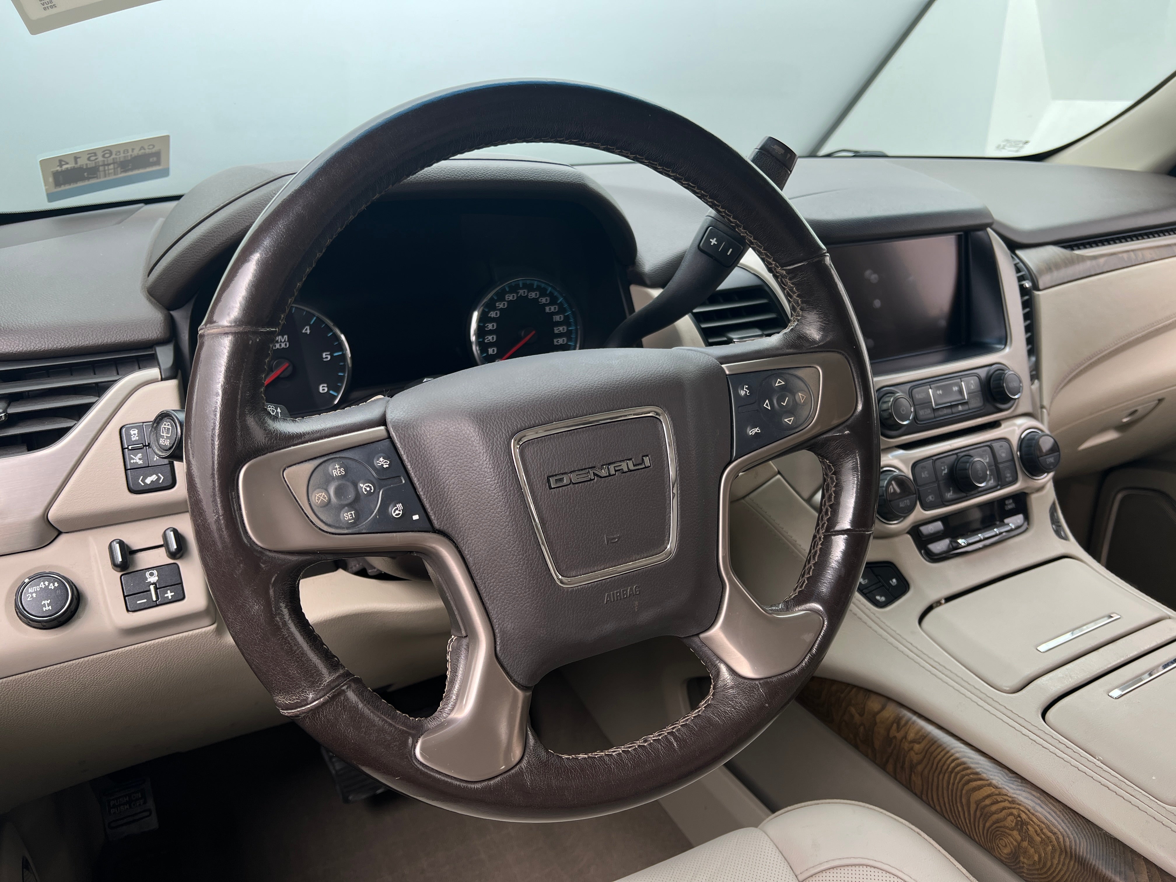 2019 GMC Yukon XL Denali 4