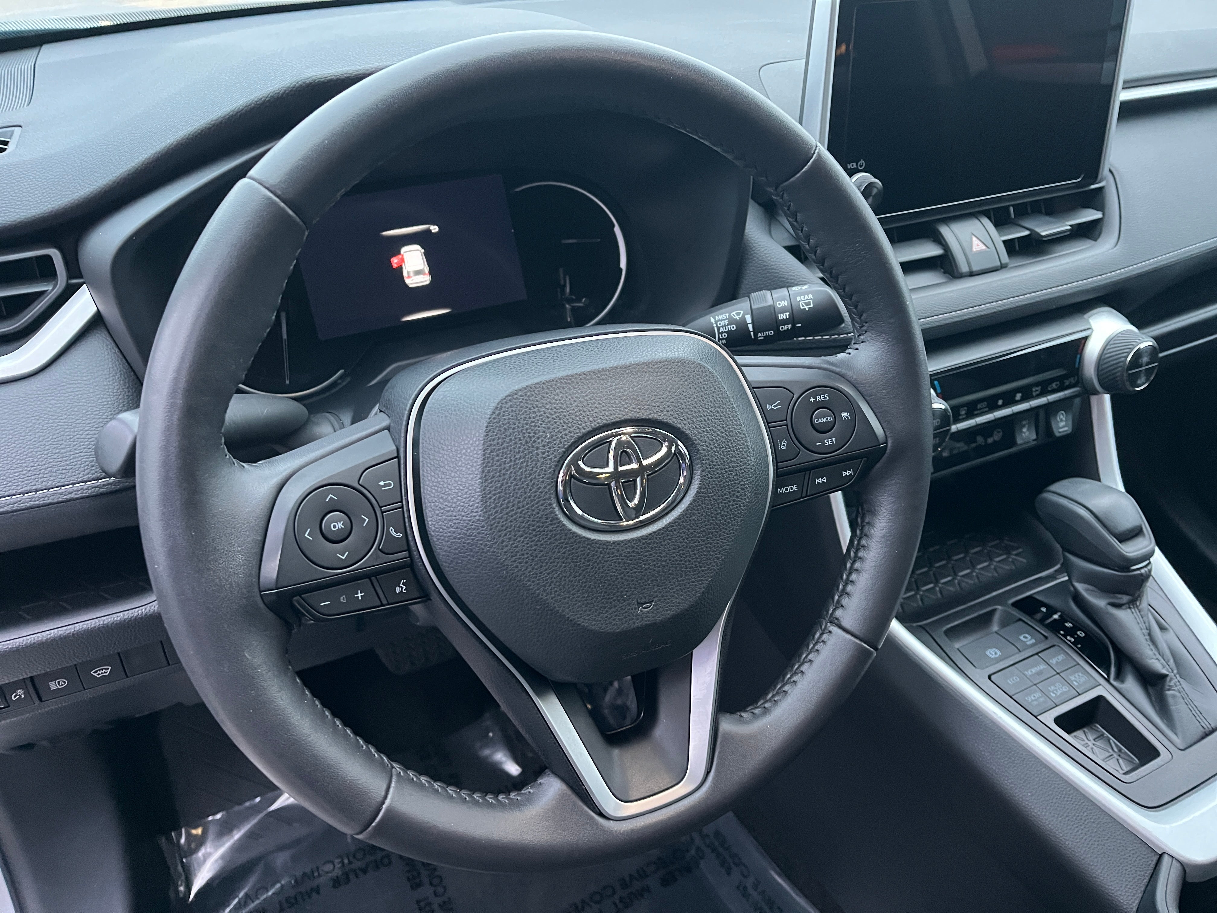 2023 Toyota RAV4 XLE 5