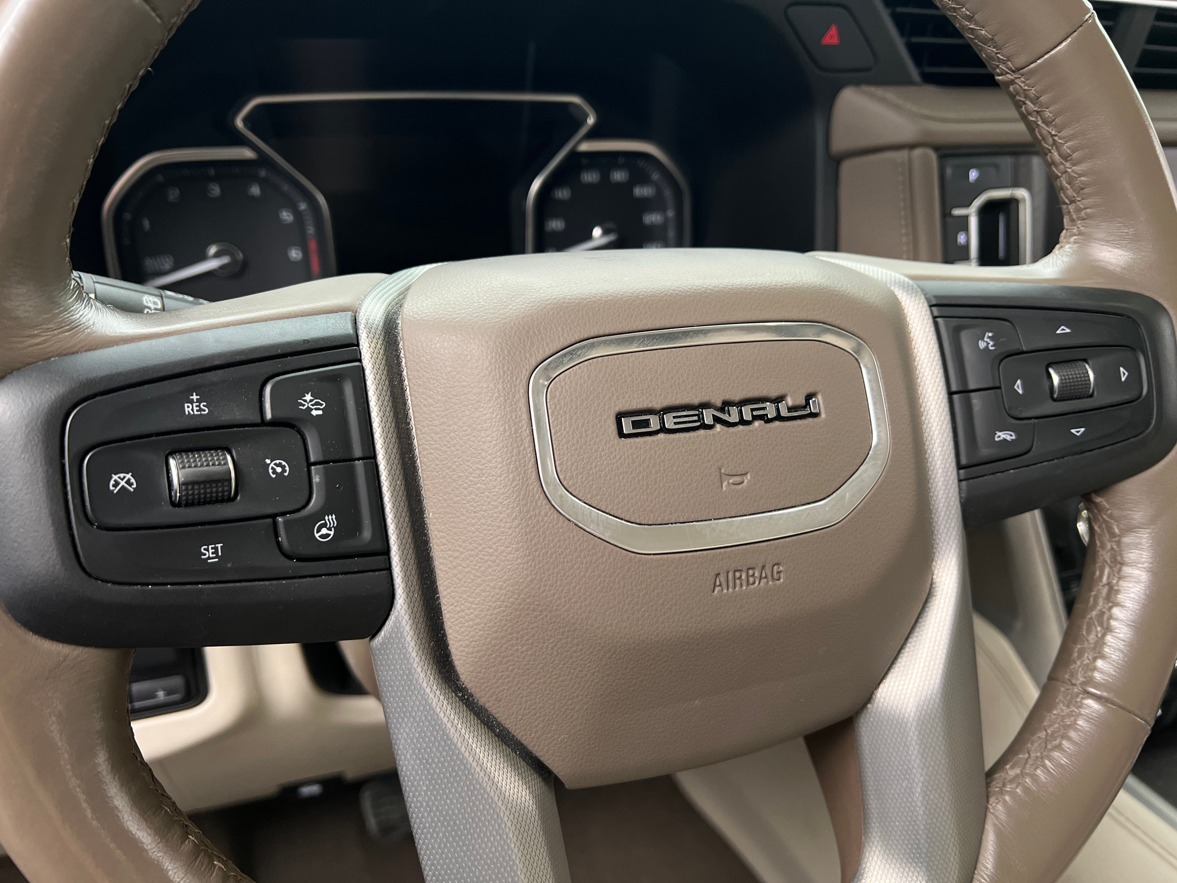 2021 GMC Yukon Denali 4