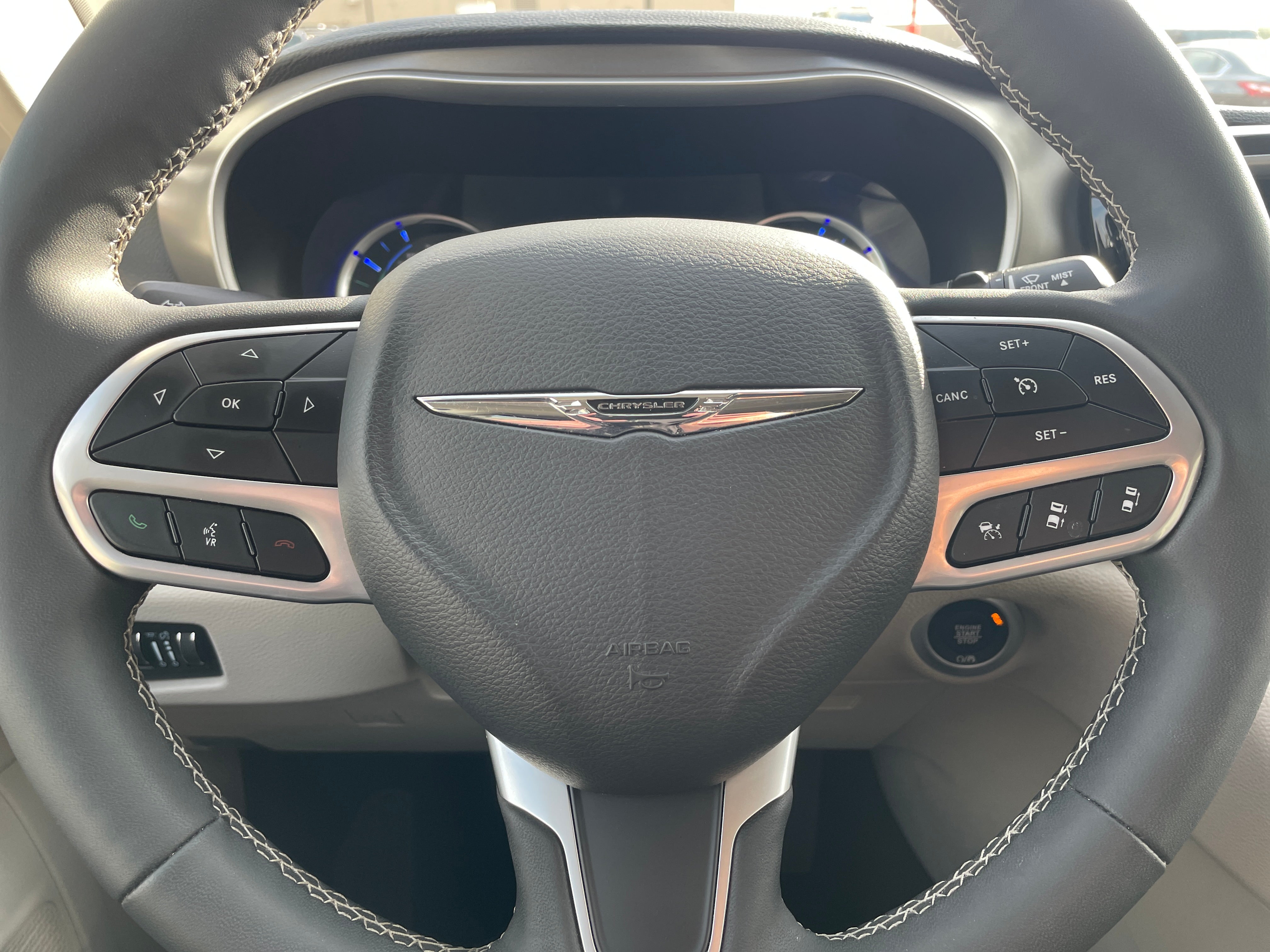 2023 Chrysler Pacifica Hybrid Touring L 5