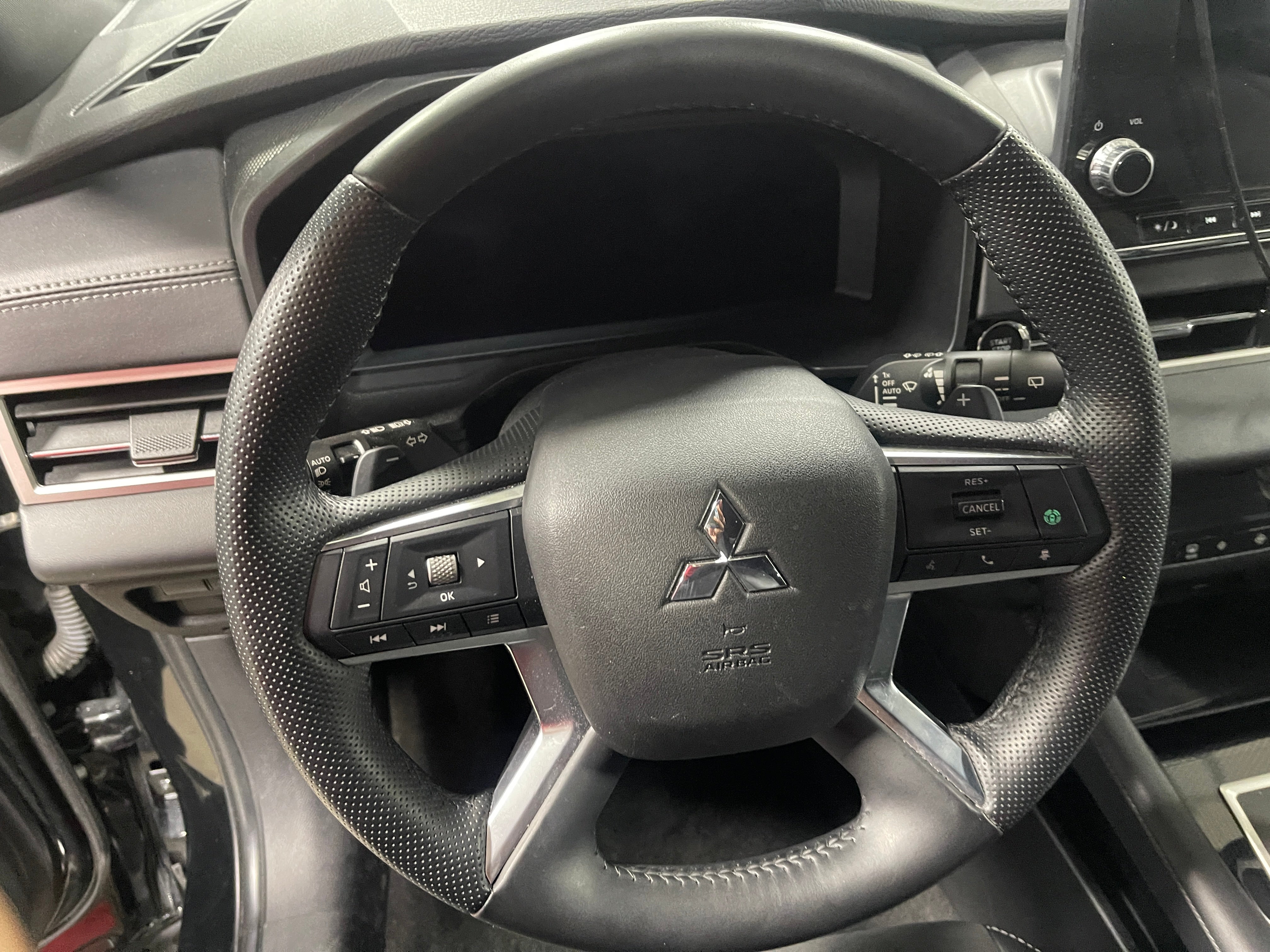 2024 Mitsubishi Outlander Black Edition 5