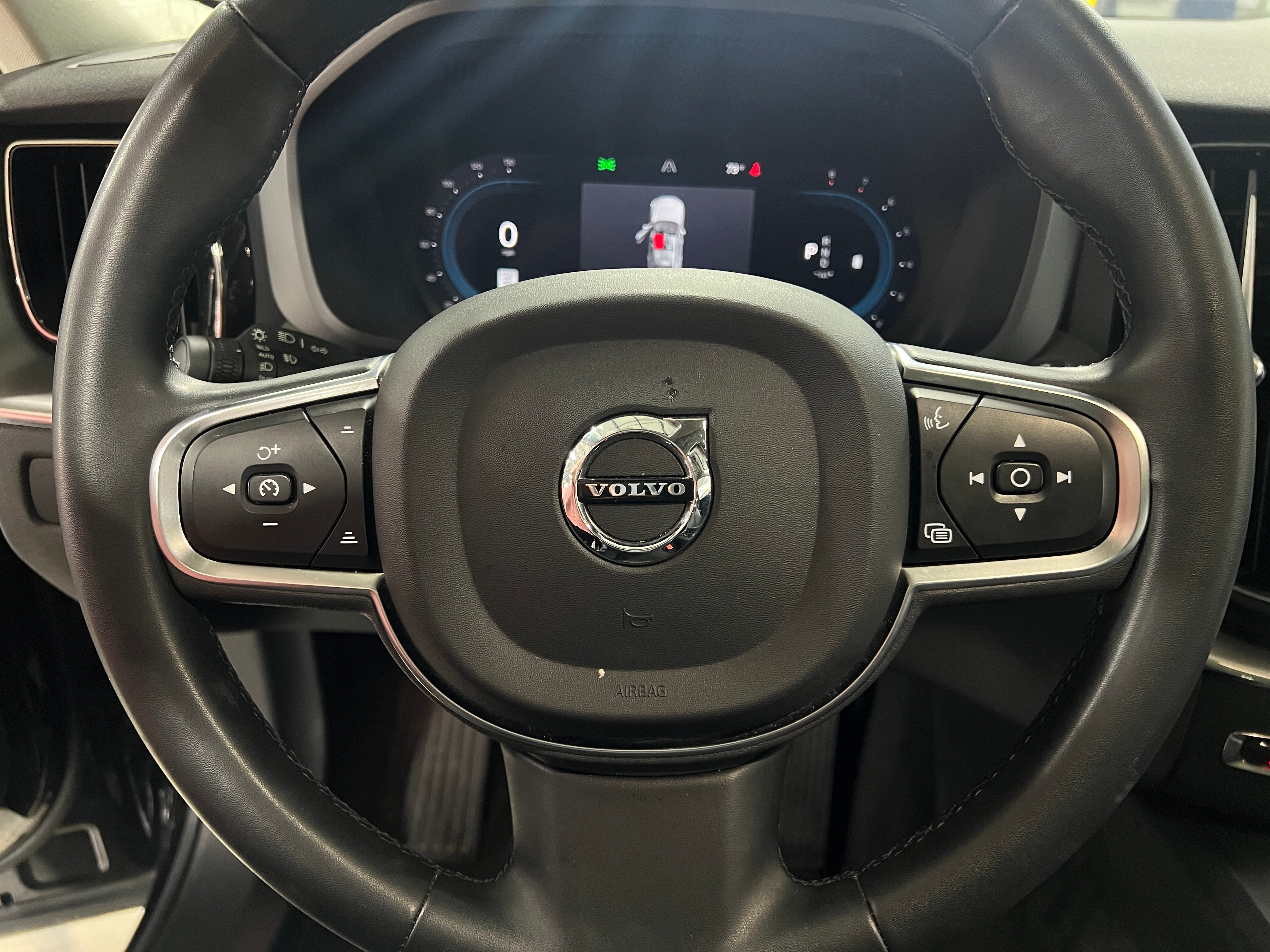 2023 Volvo XC60 B5 Core 5