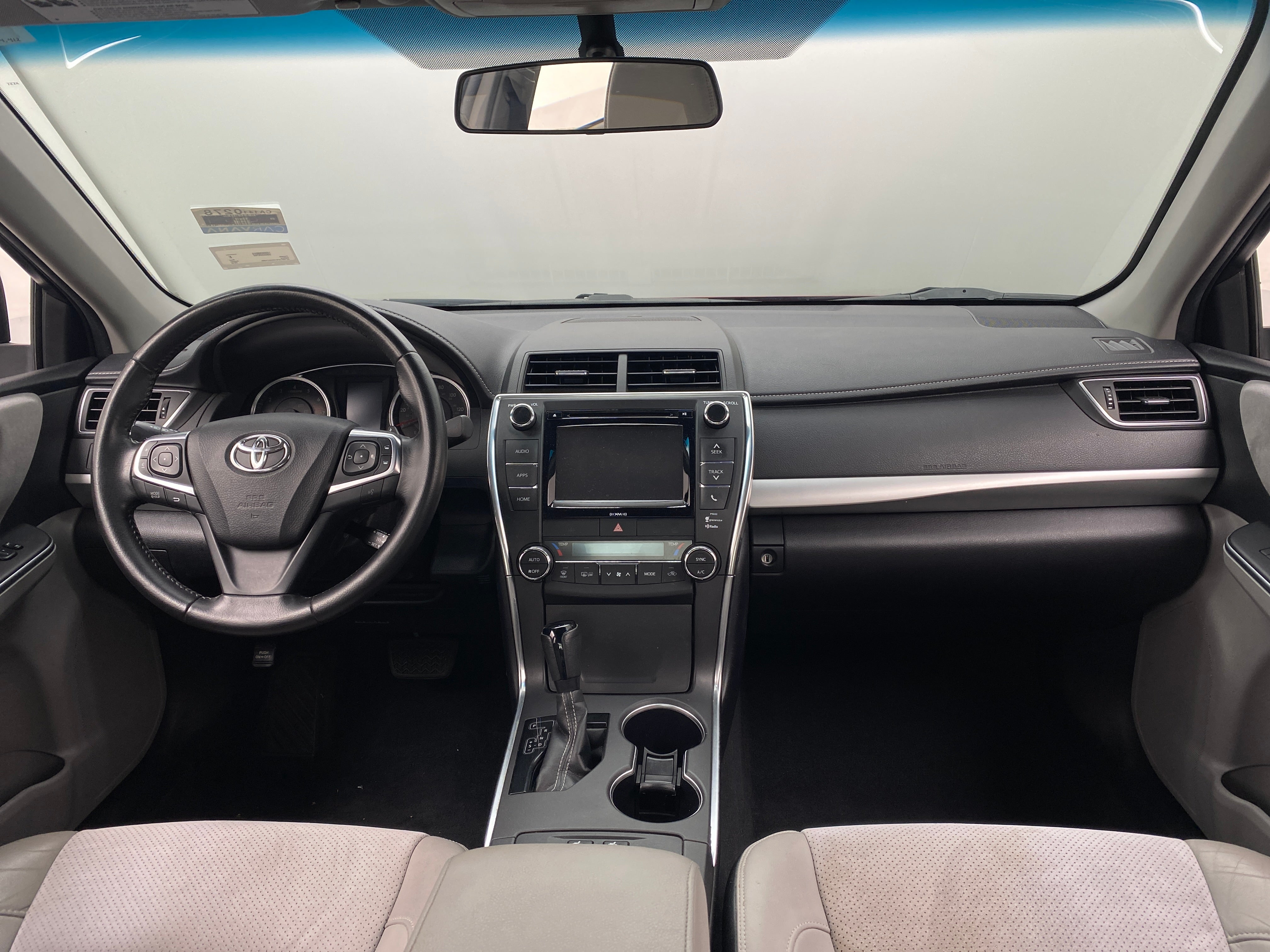 2016 Toyota Camry XSE 3