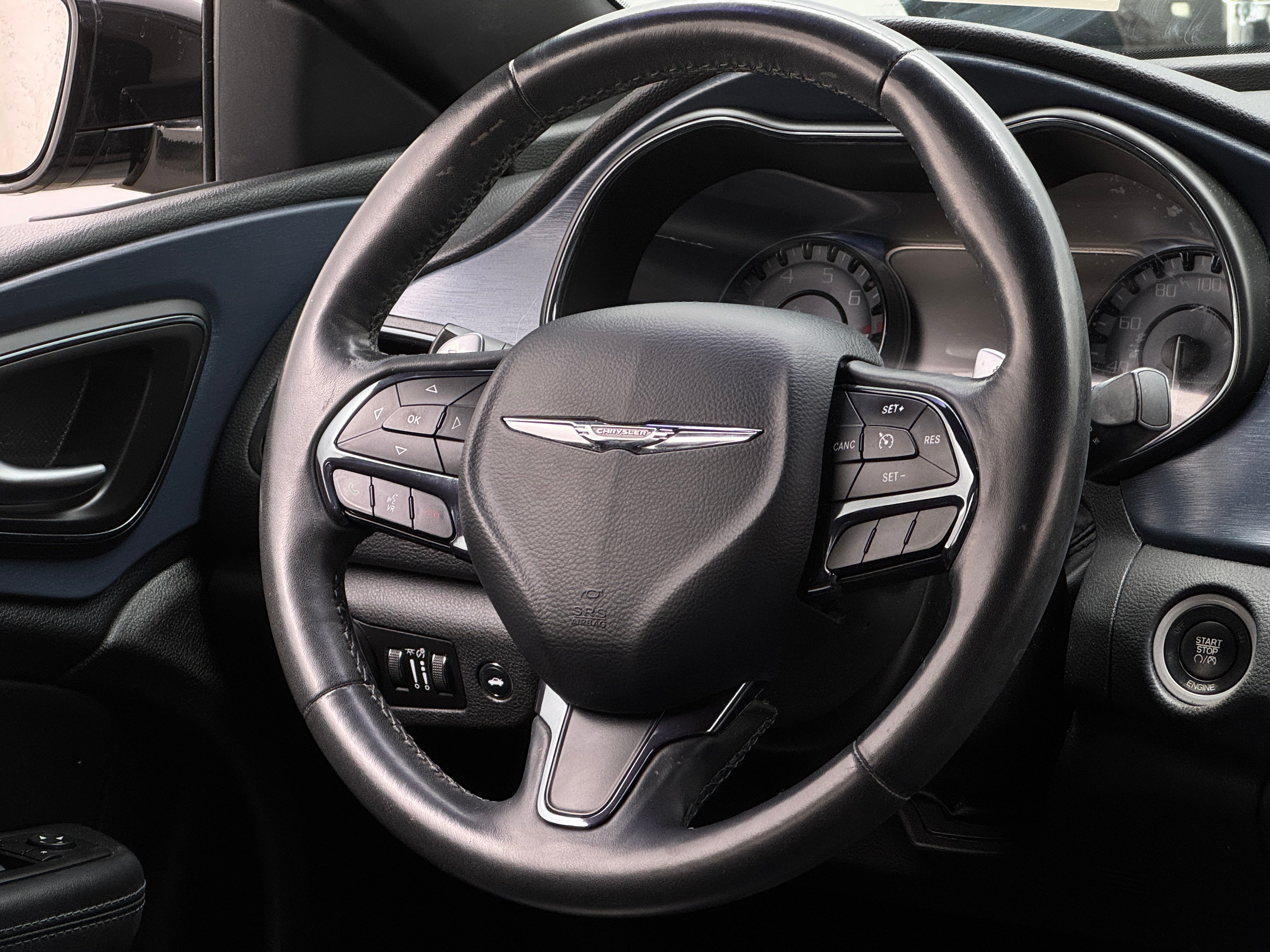 2016 Chrysler 200 S 4