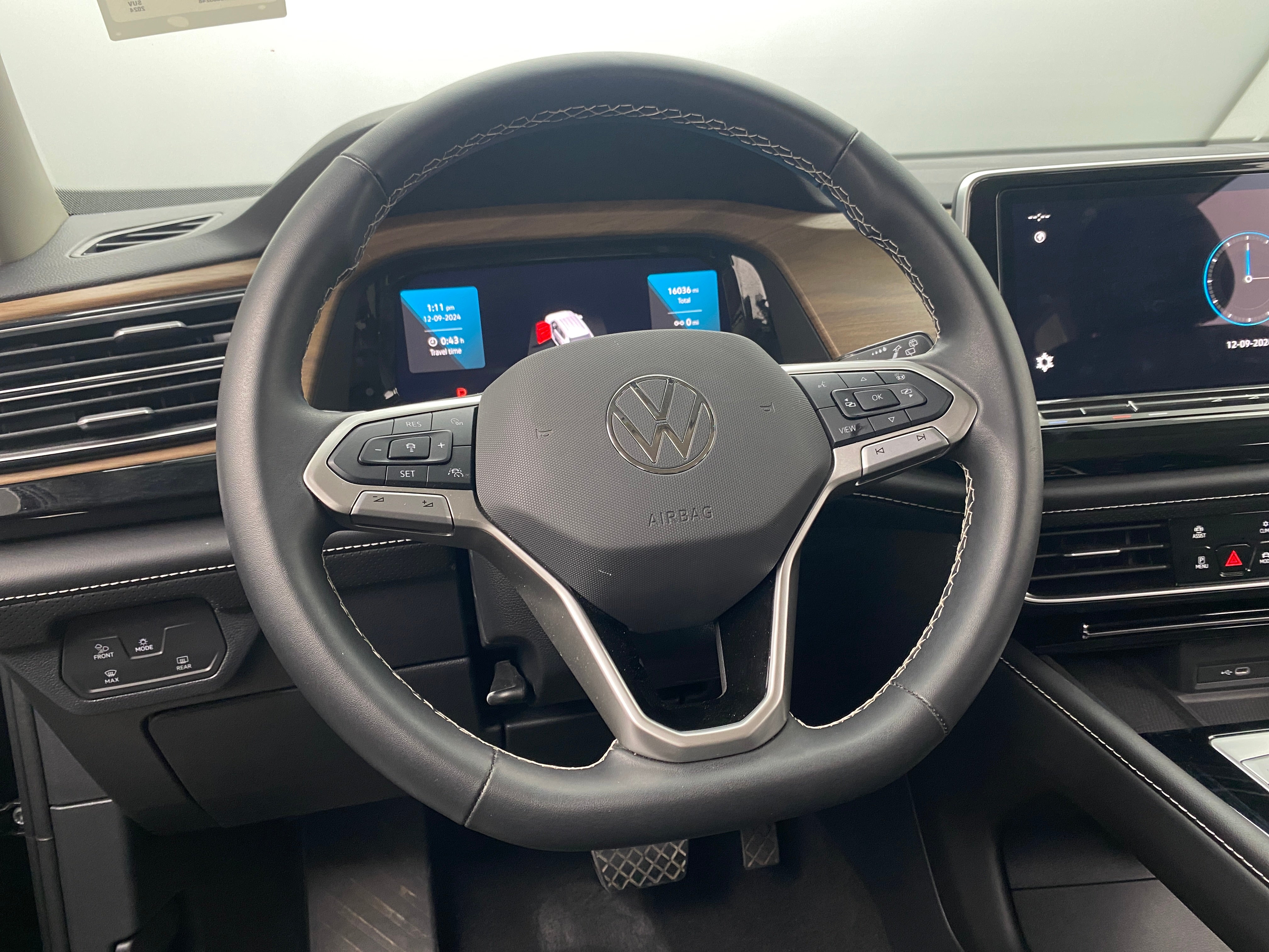 2024 Volkswagen Atlas SE 5