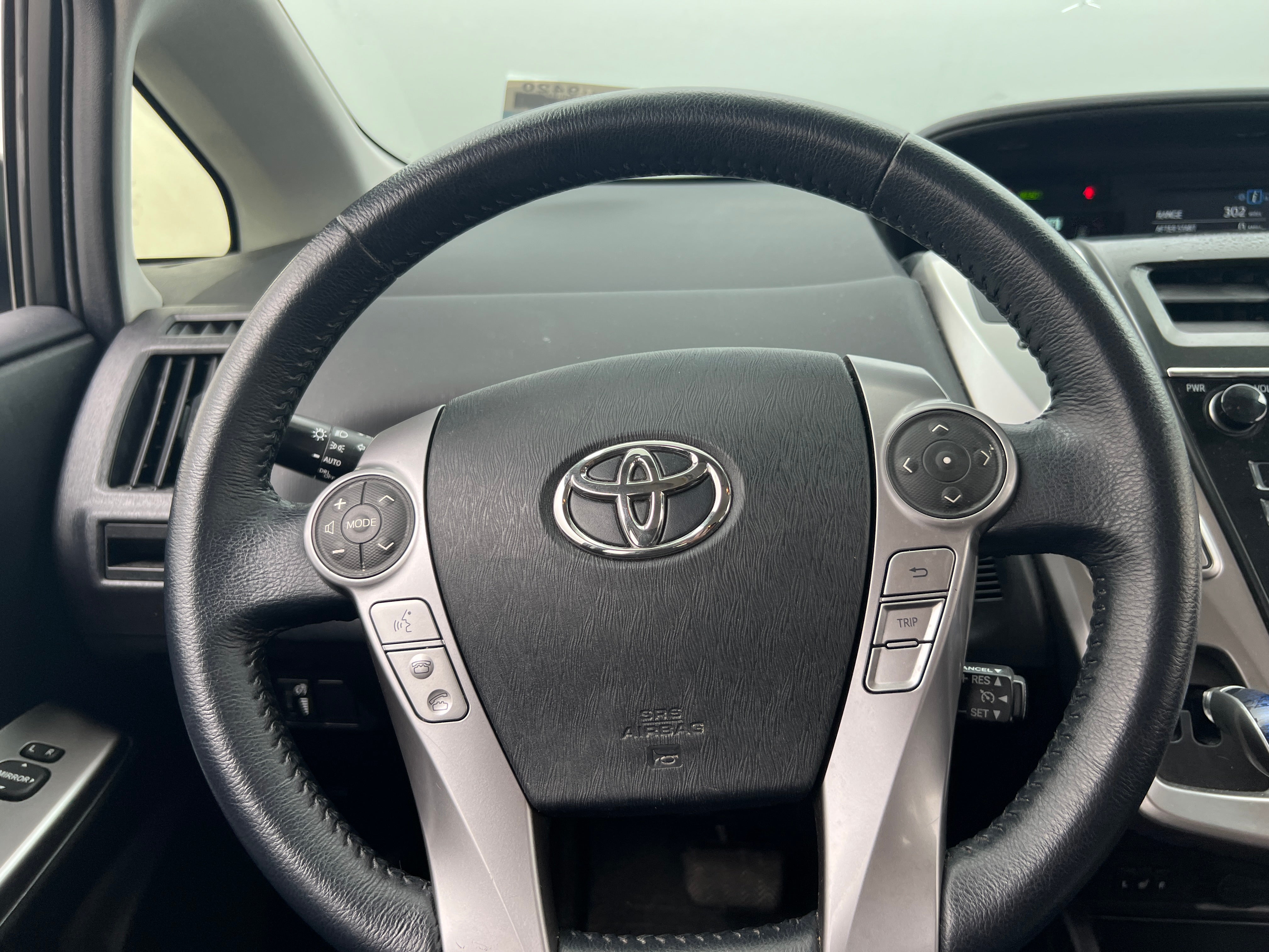 2017 Toyota Prius v Four 5