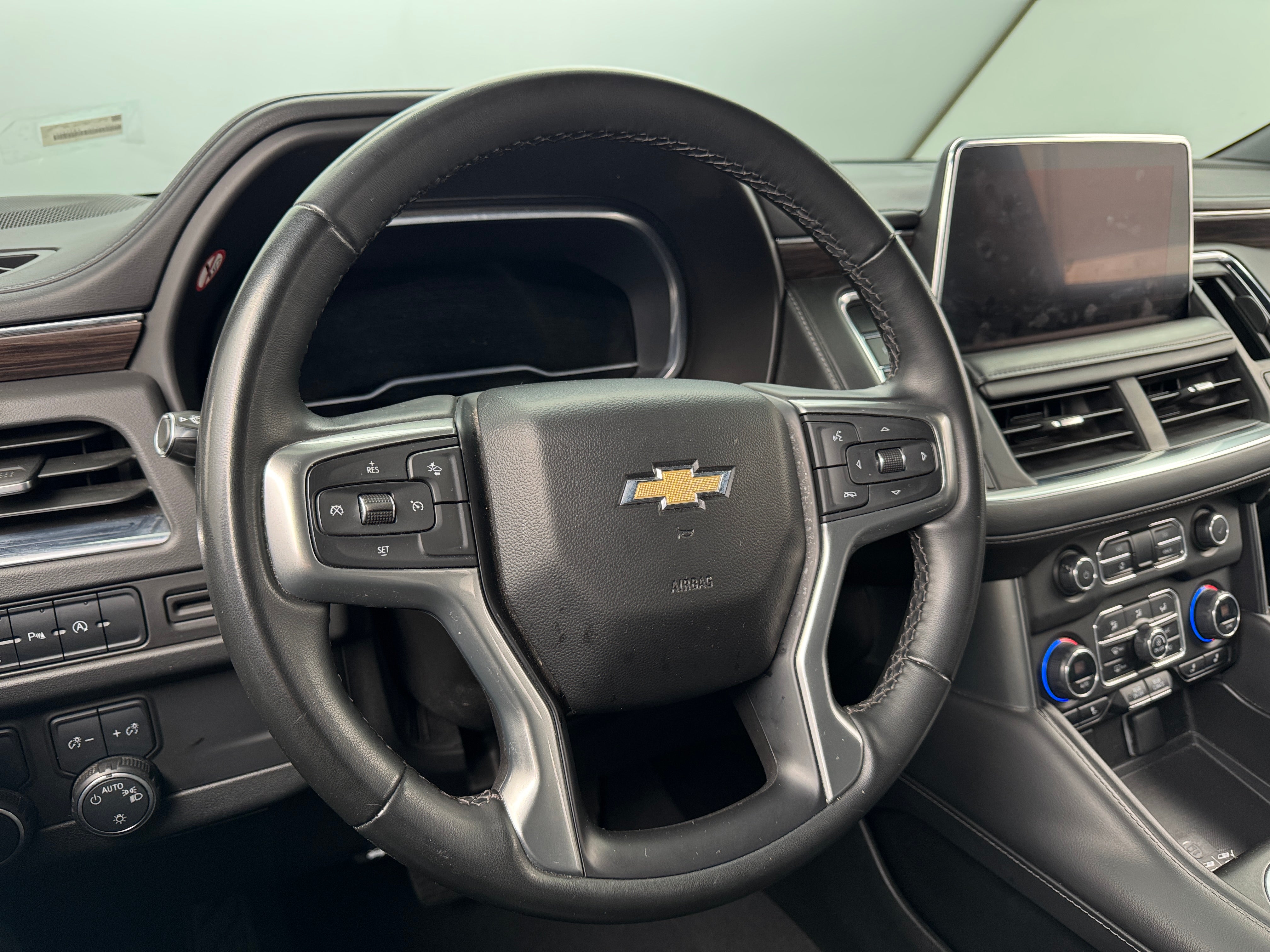 2023 Chevrolet Suburban LT 4