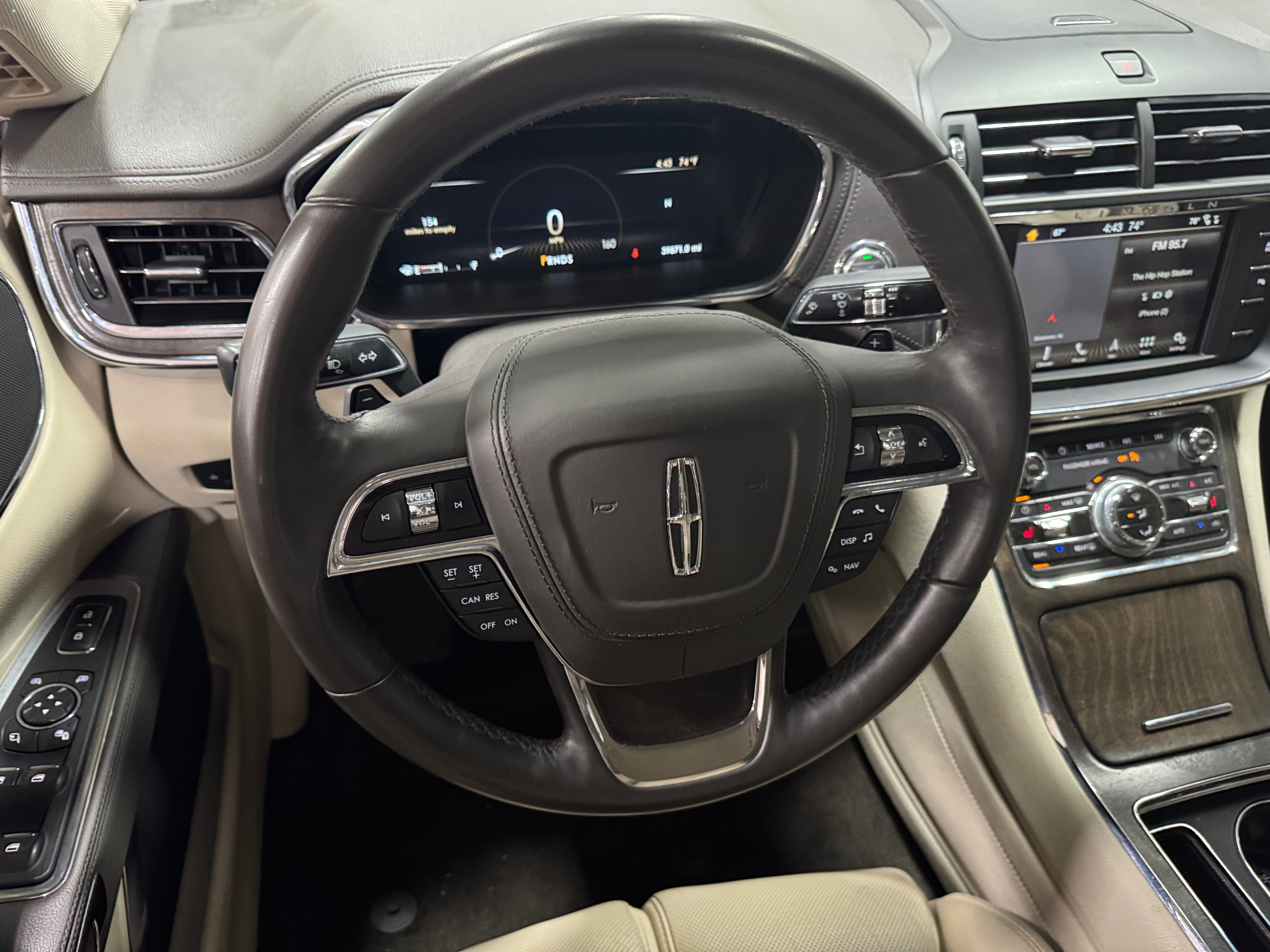 2018 Lincoln Continental Select 4