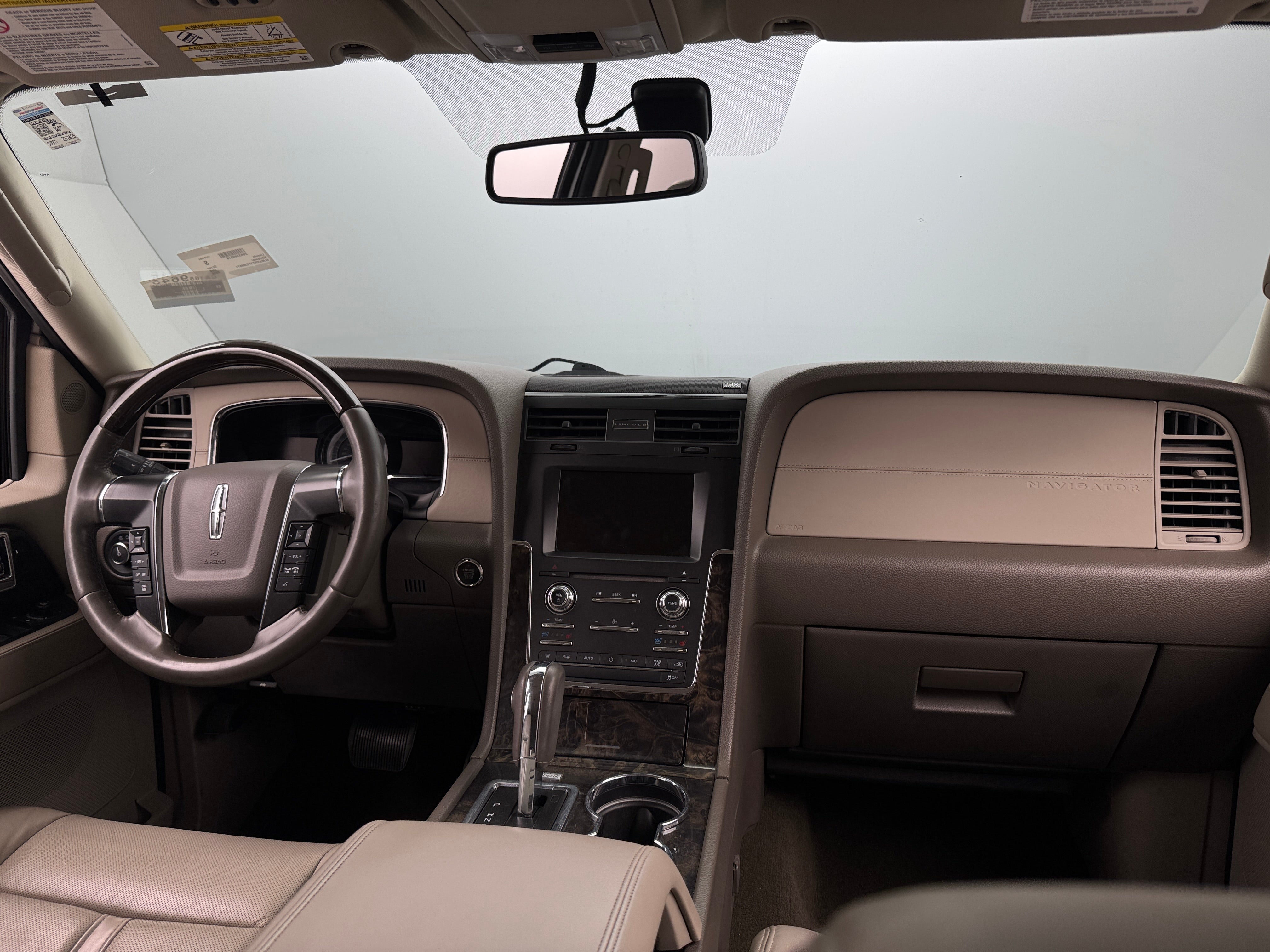 2015 Lincoln Navigator  2