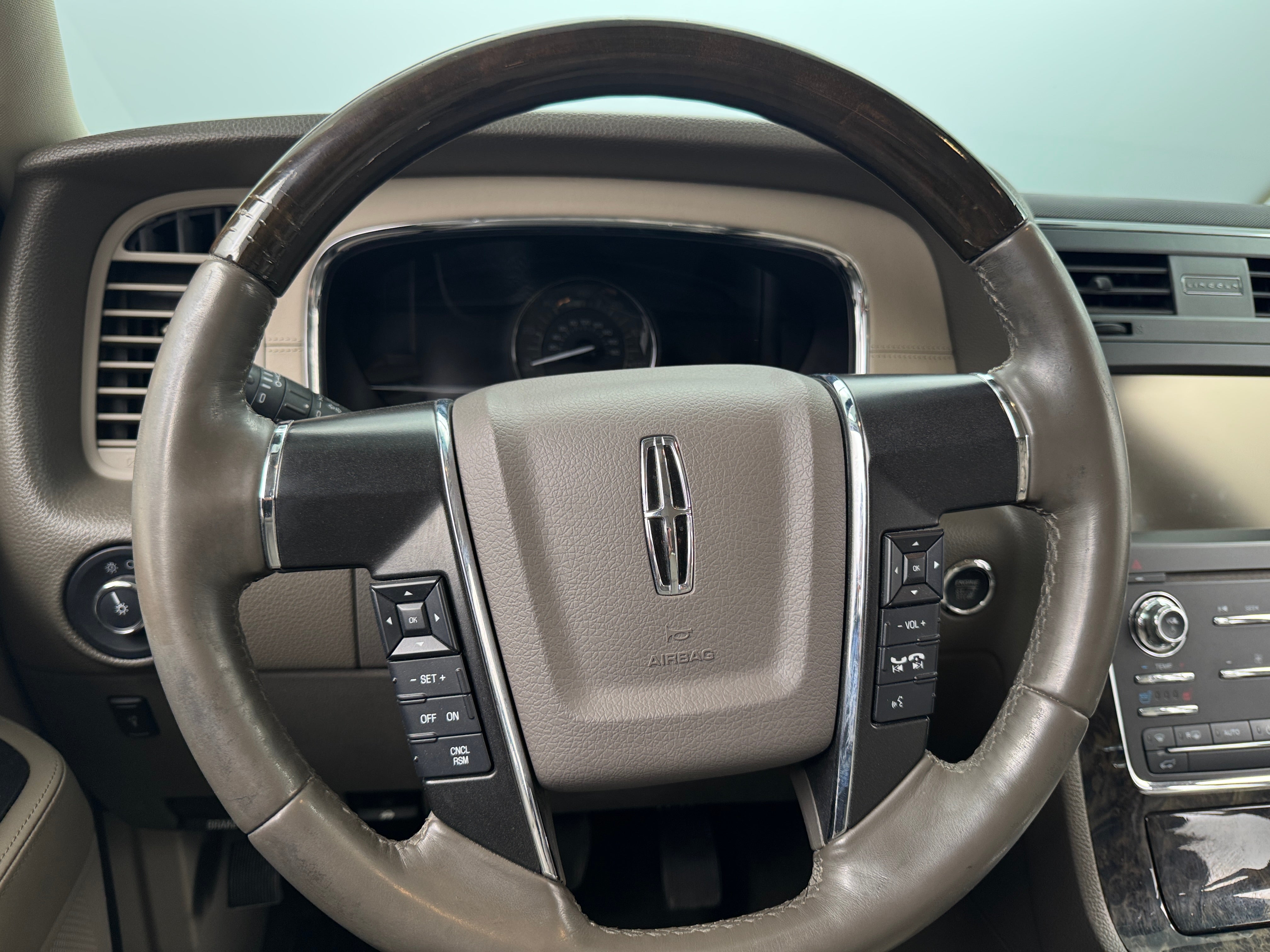 2015 Lincoln Navigator  4