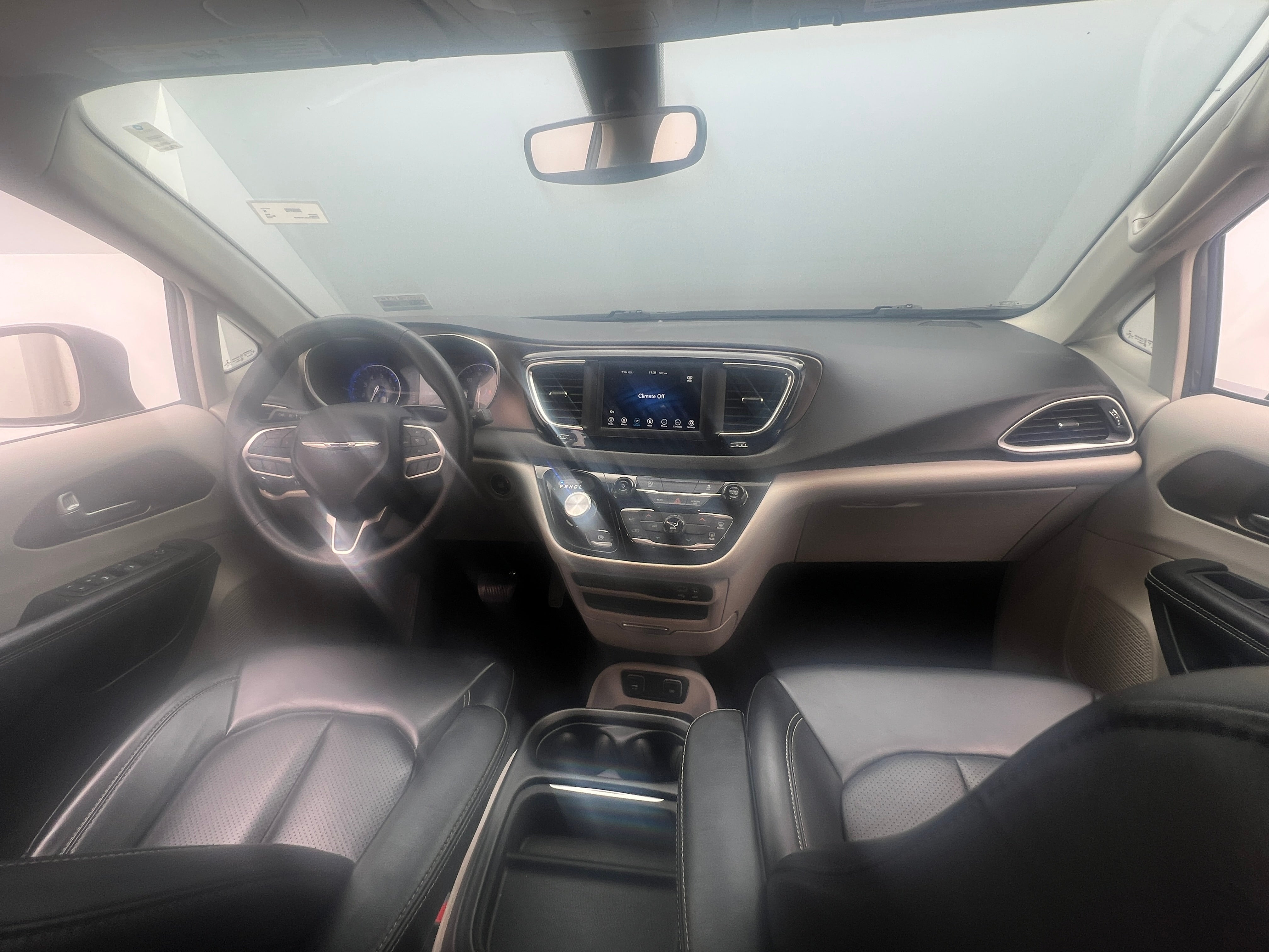 2020 Chrysler Voyager LXi 3