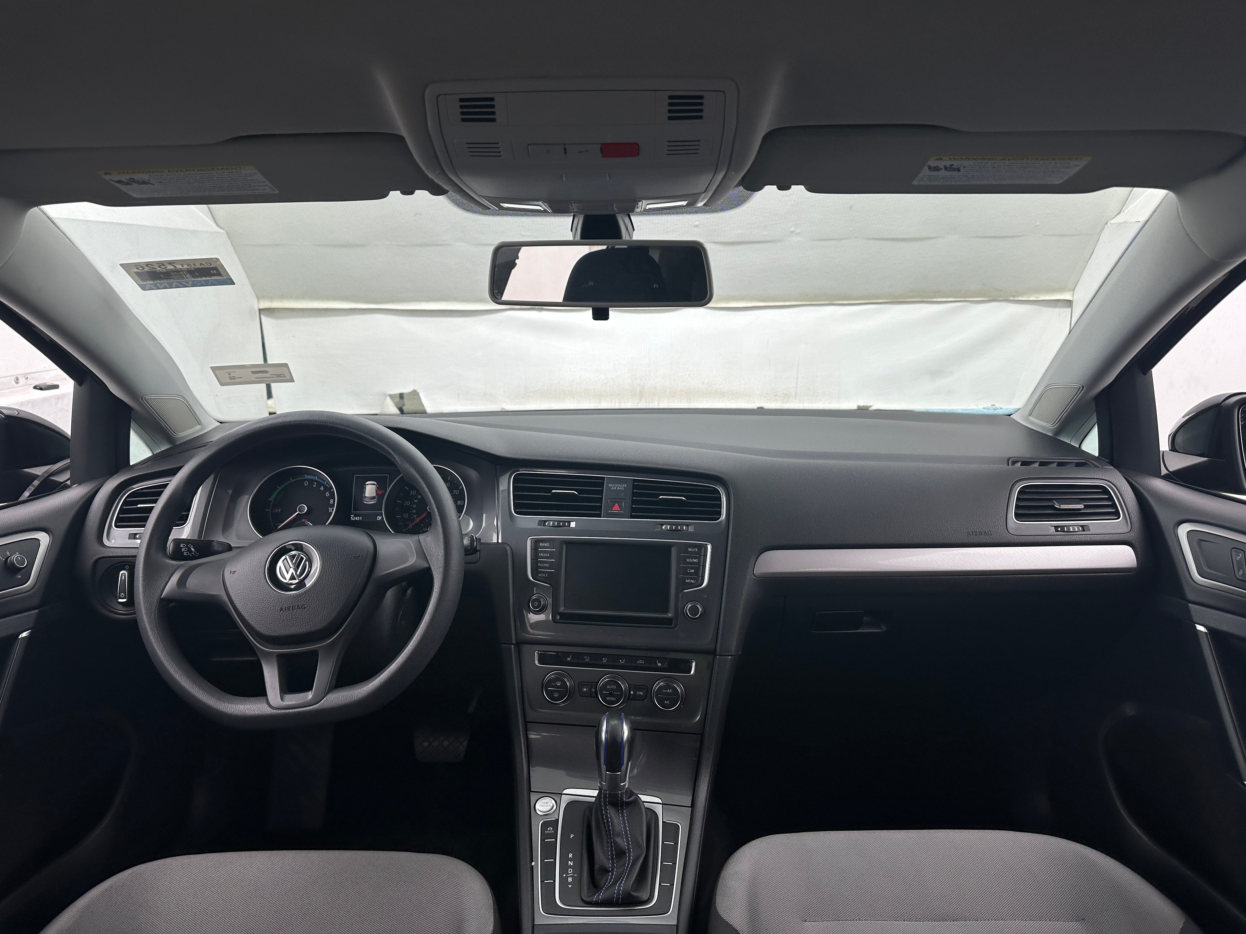 2016 Volkswagen e-Golf SE 3