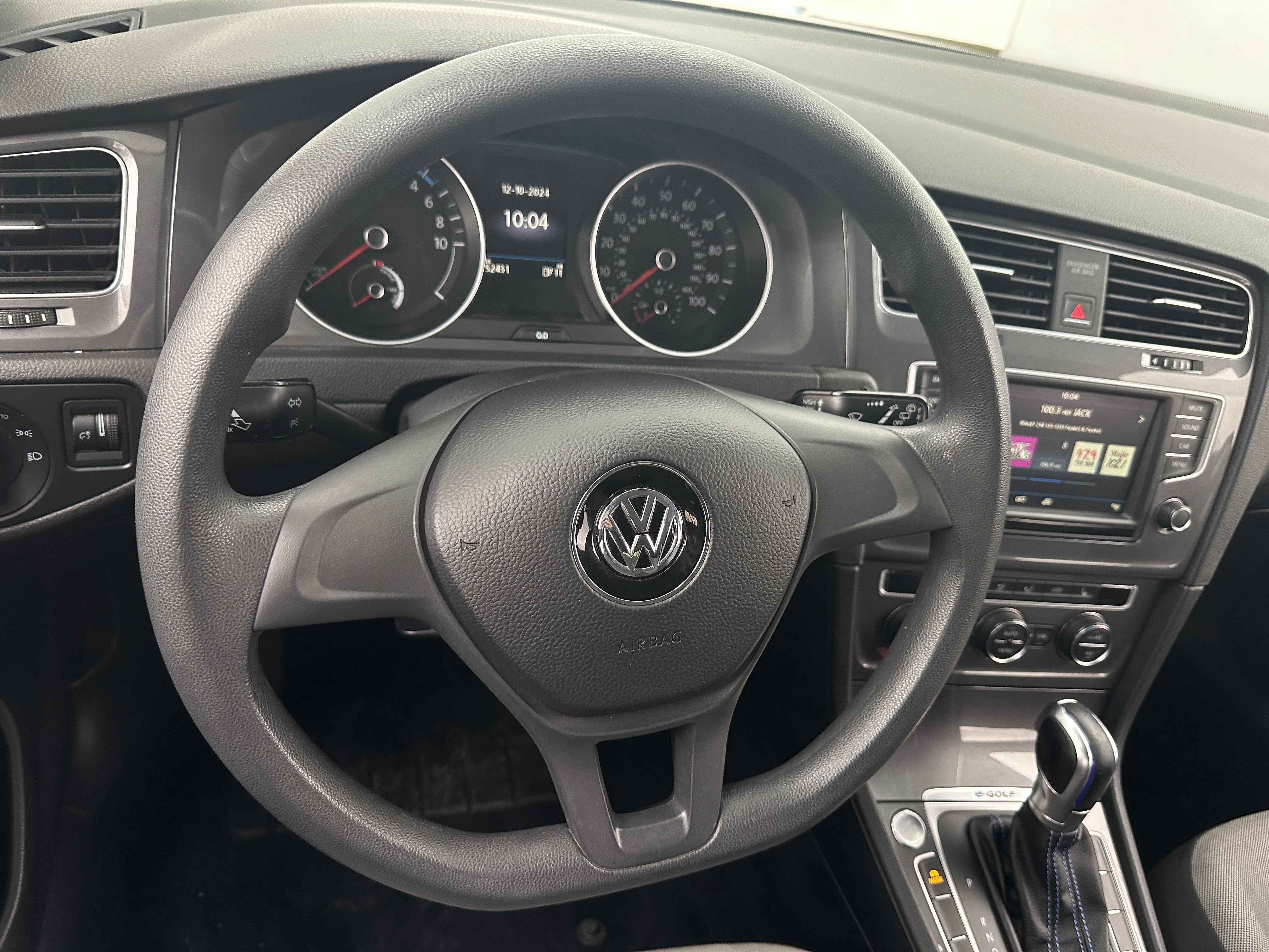 2016 Volkswagen e-Golf SE 5