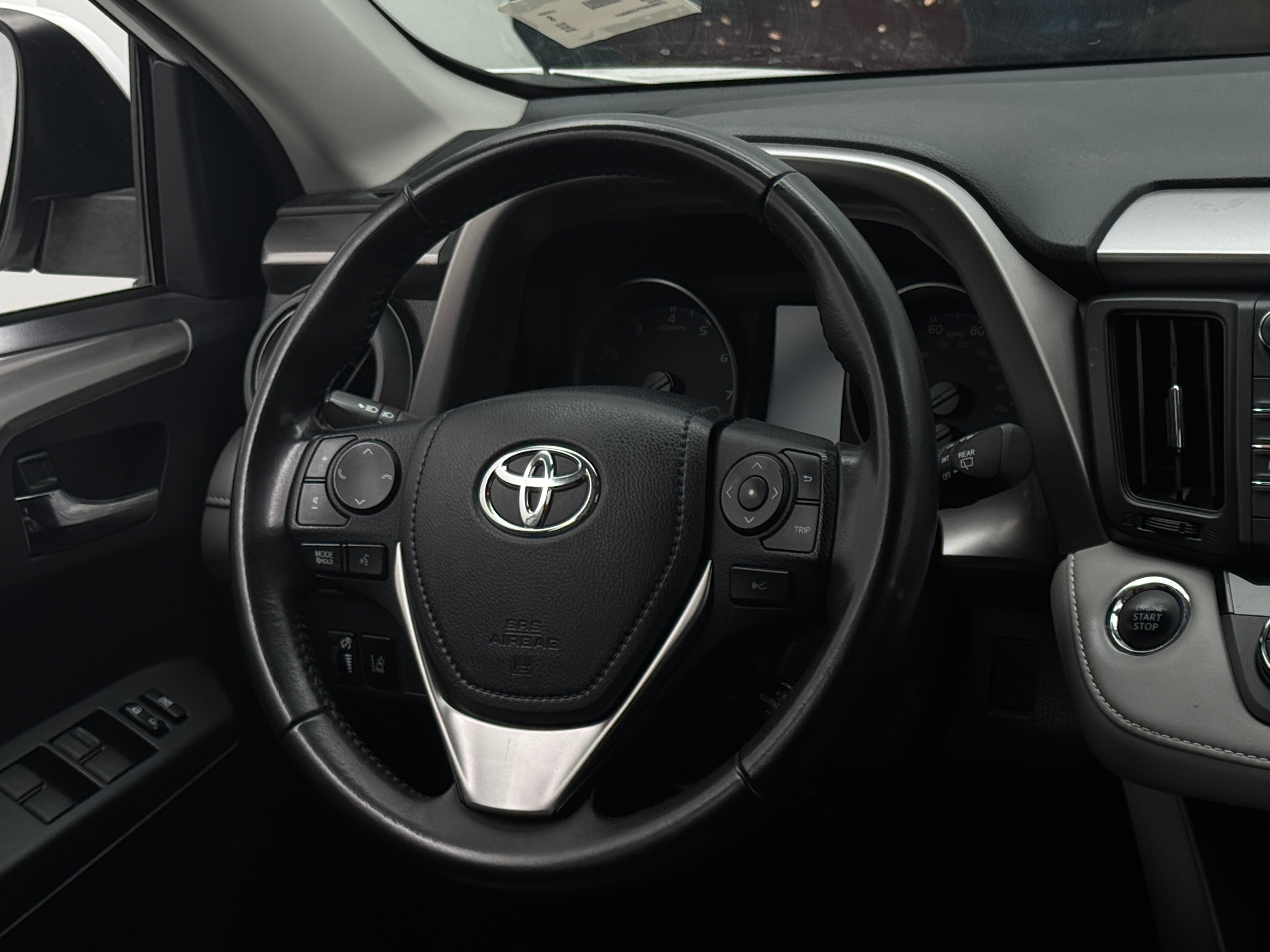 2018 Toyota RAV4 XLE 5