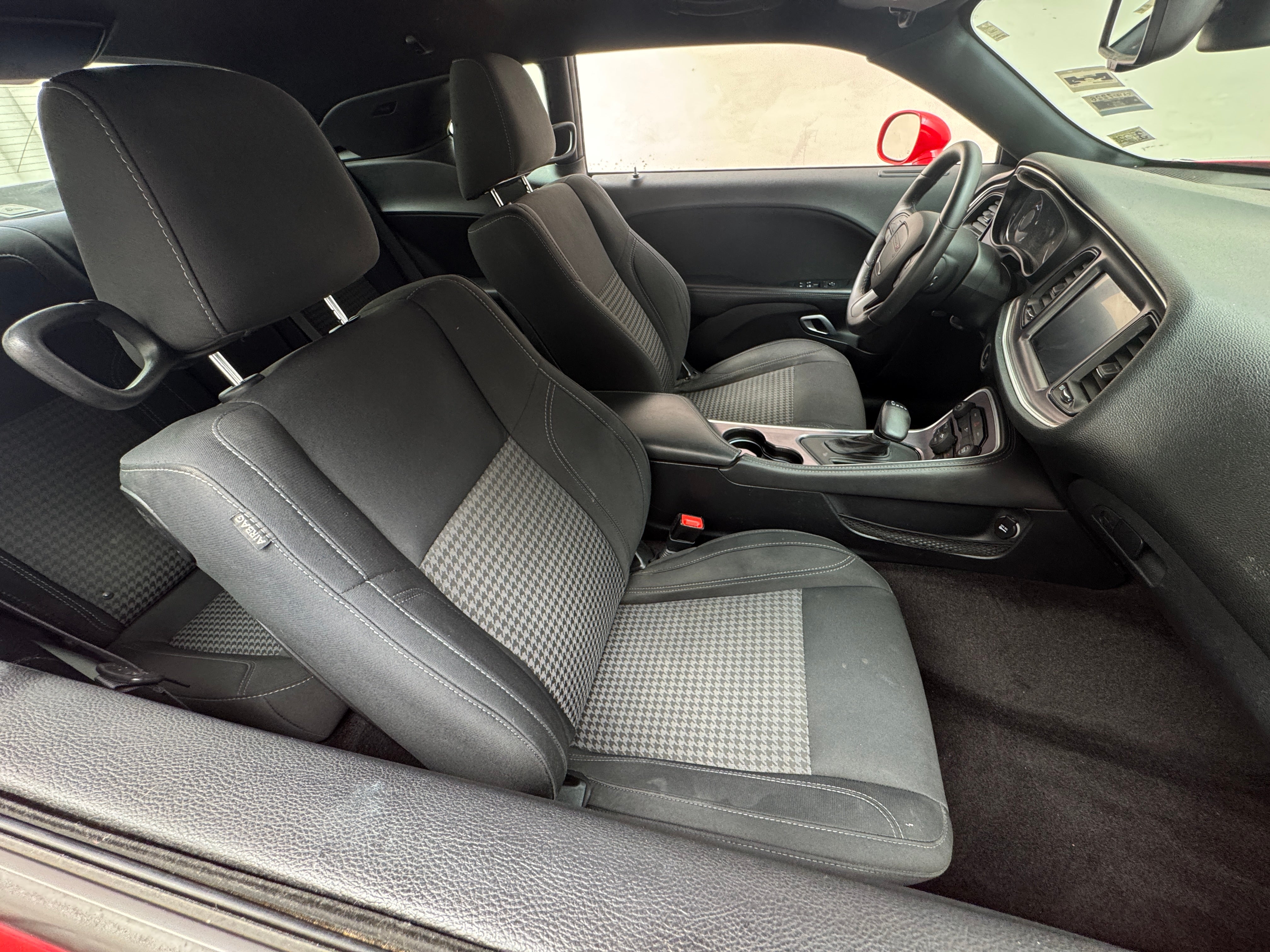 2016 Dodge Challenger SXT 2