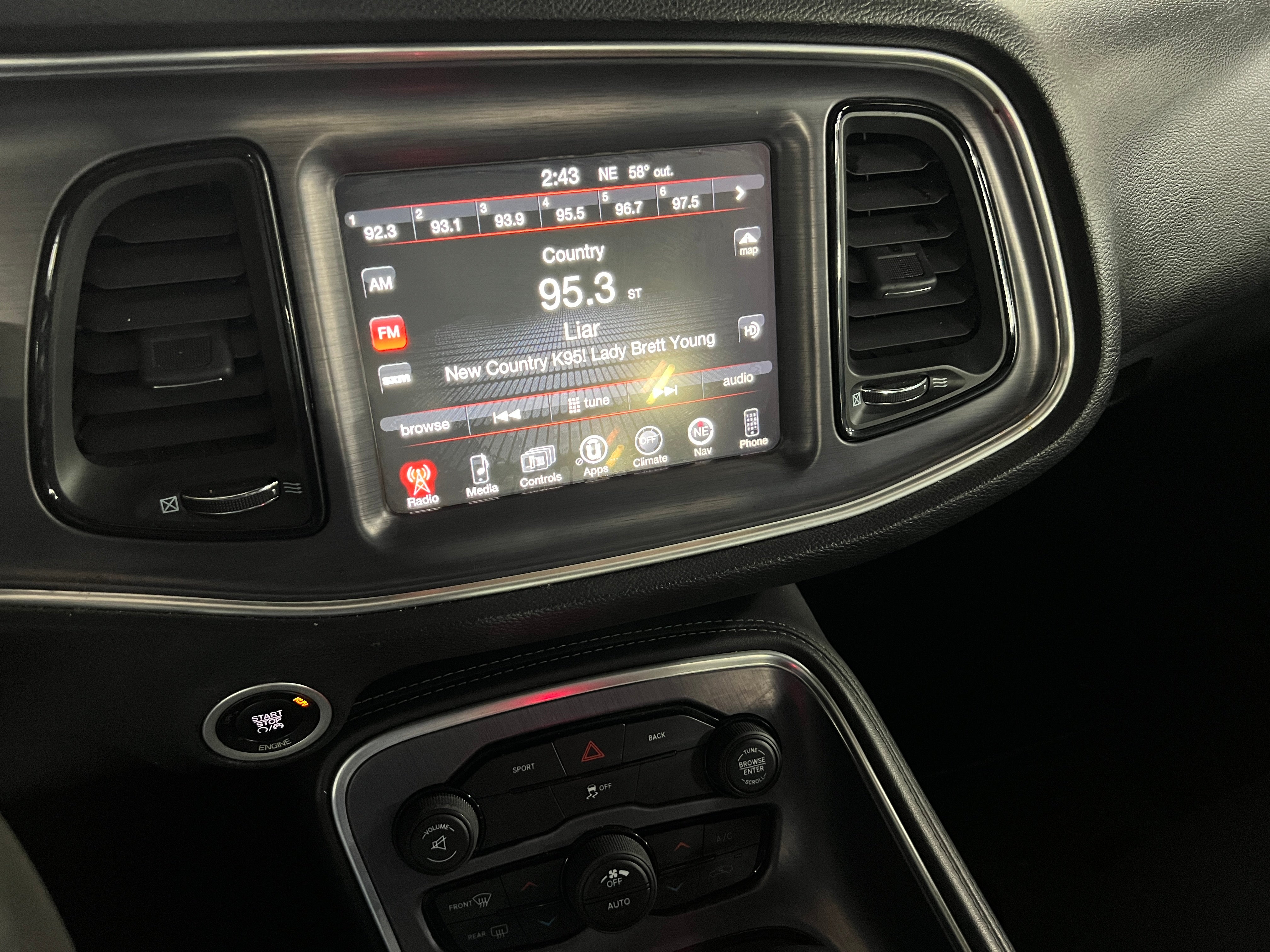 2016 Dodge Challenger SXT 3