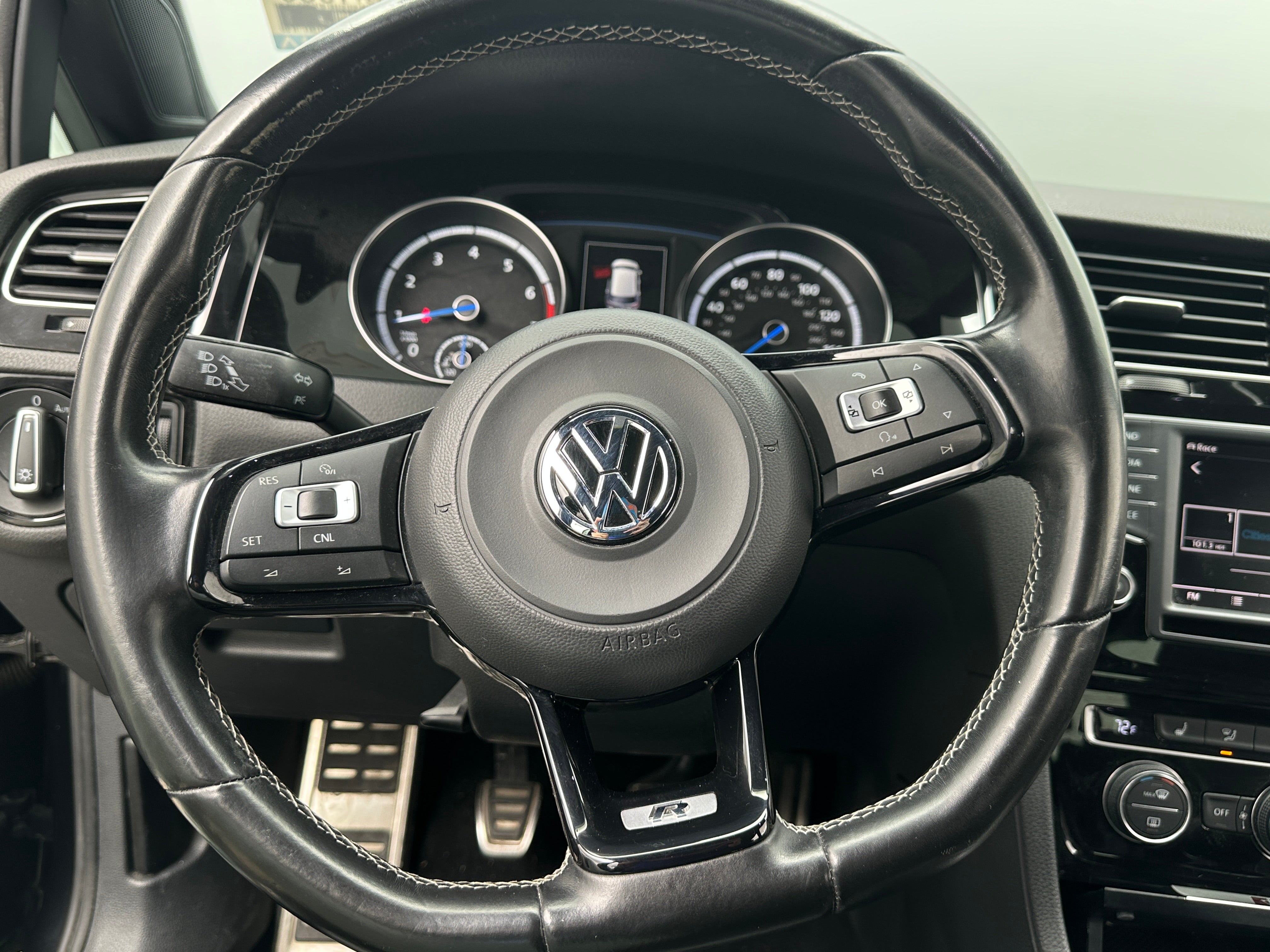 2016 Volkswagen Golf R 5