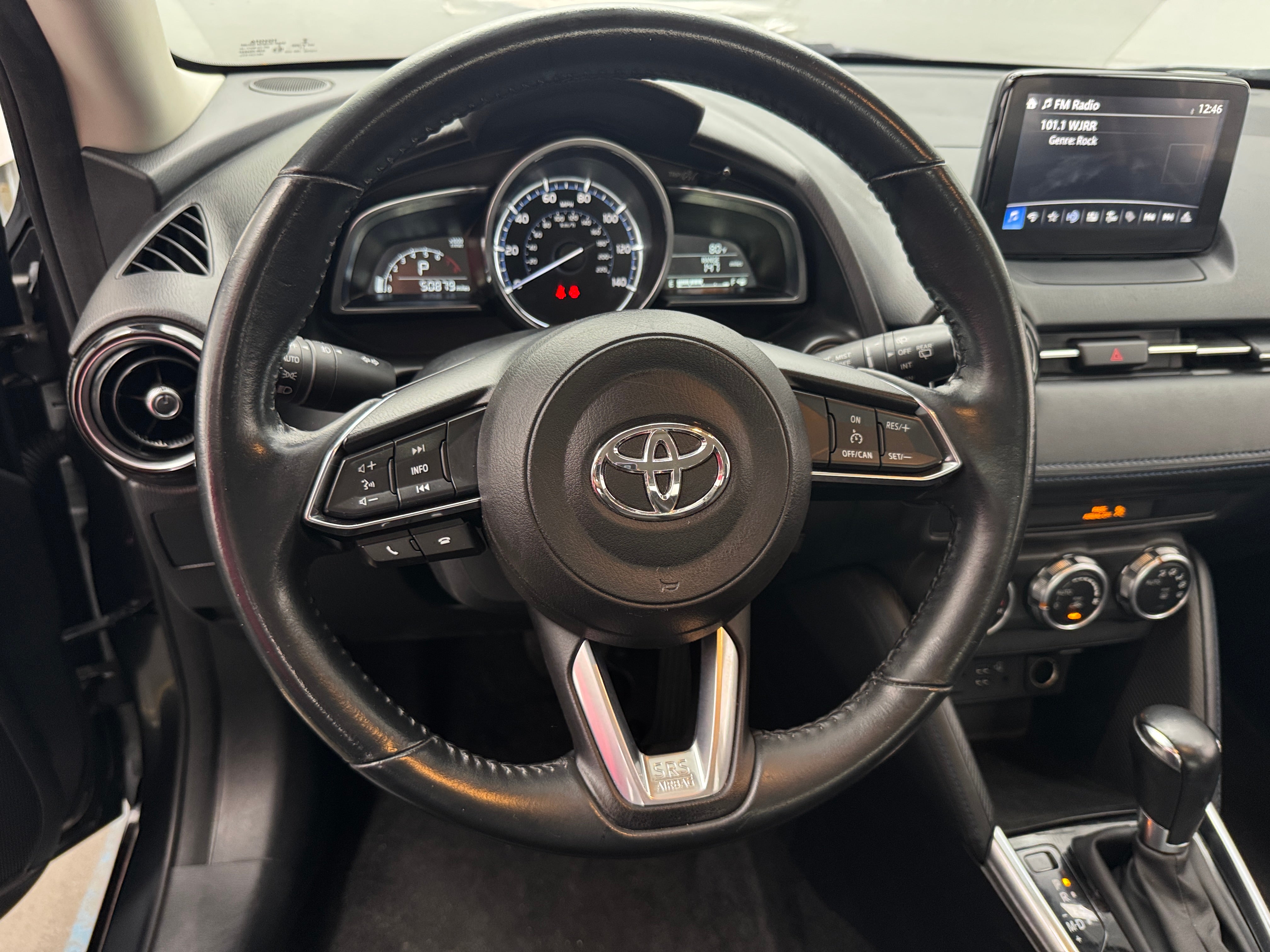 2020 Toyota Yaris XLE 5