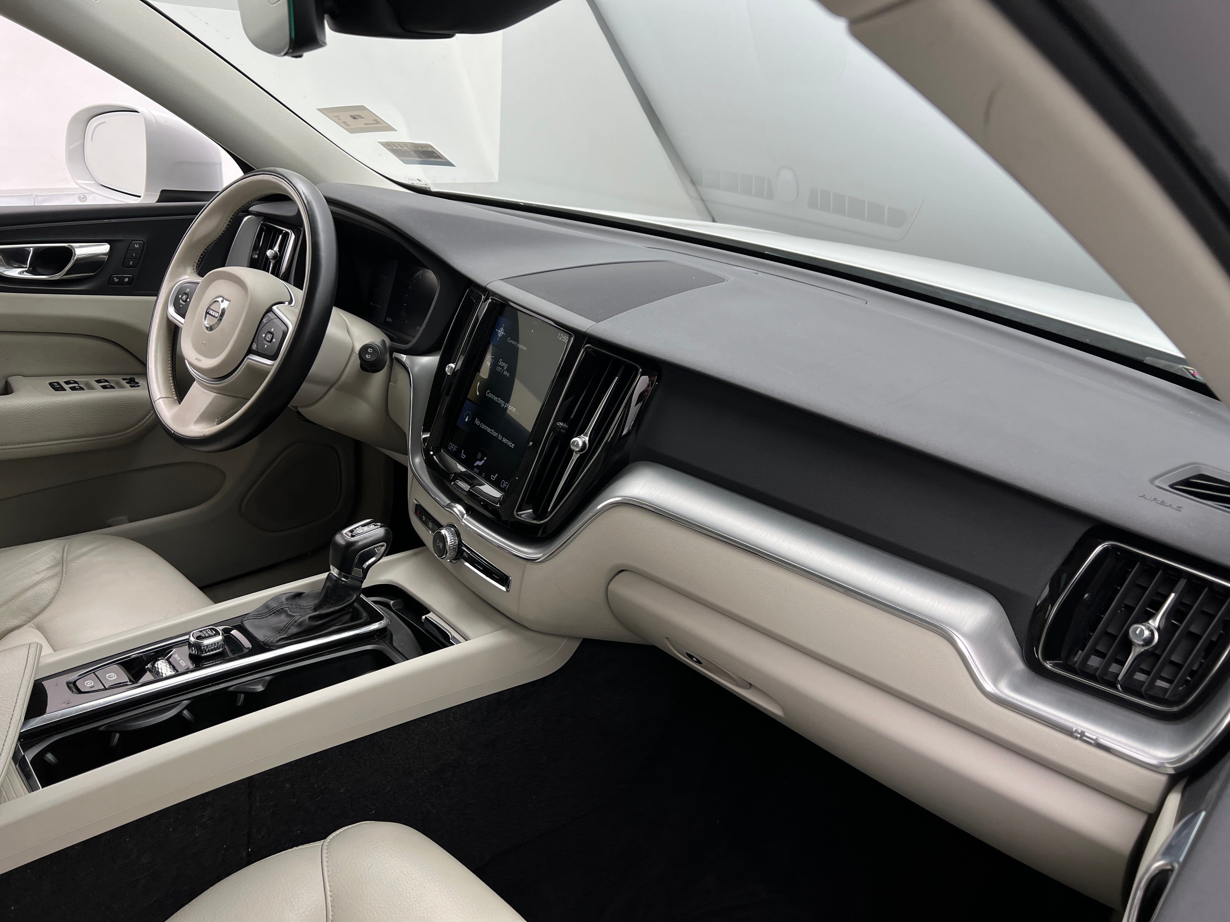 2019 Volvo XC60 T5 Momentum 3