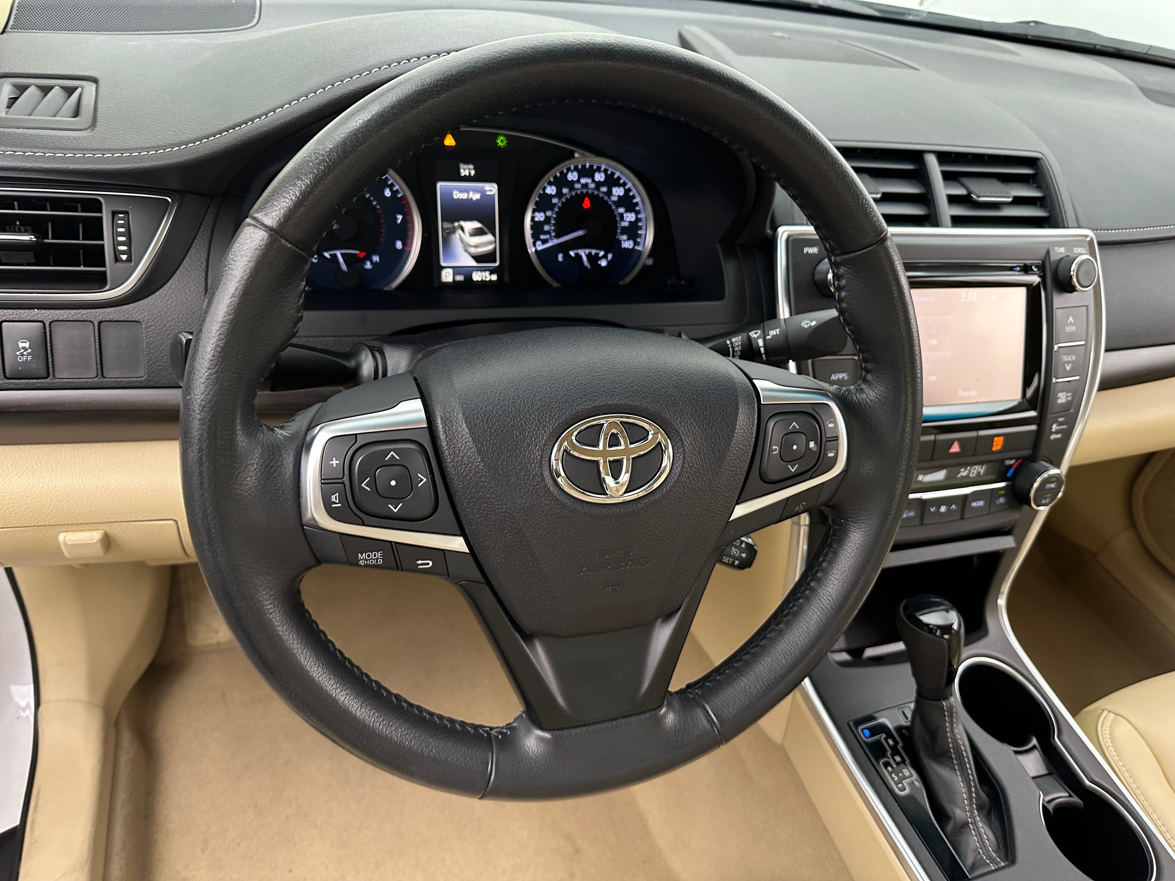 2015 Toyota Camry XLE 4