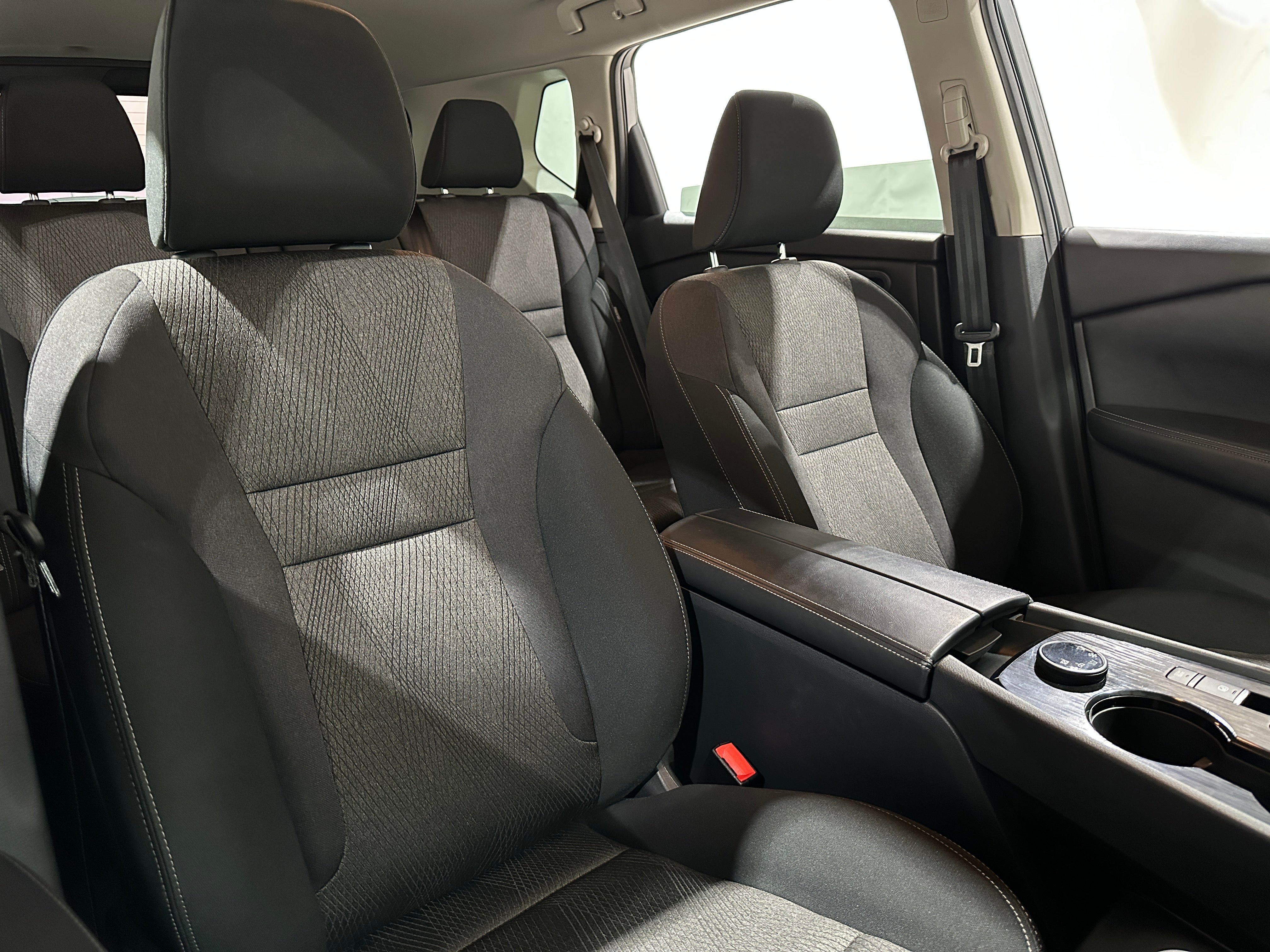 2024 Nissan Rogue SV 2