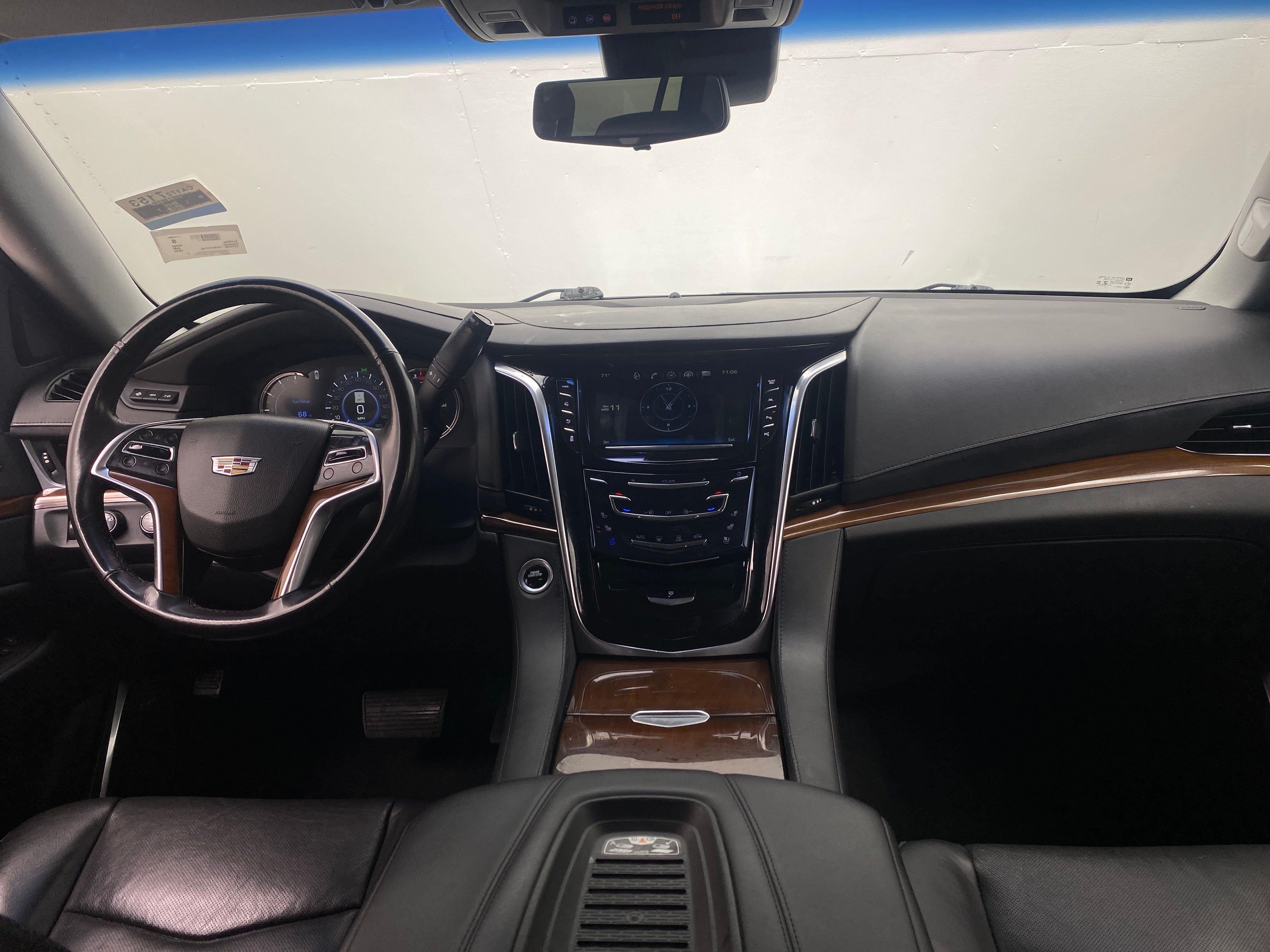 2019 Cadillac Escalade Luxury 2