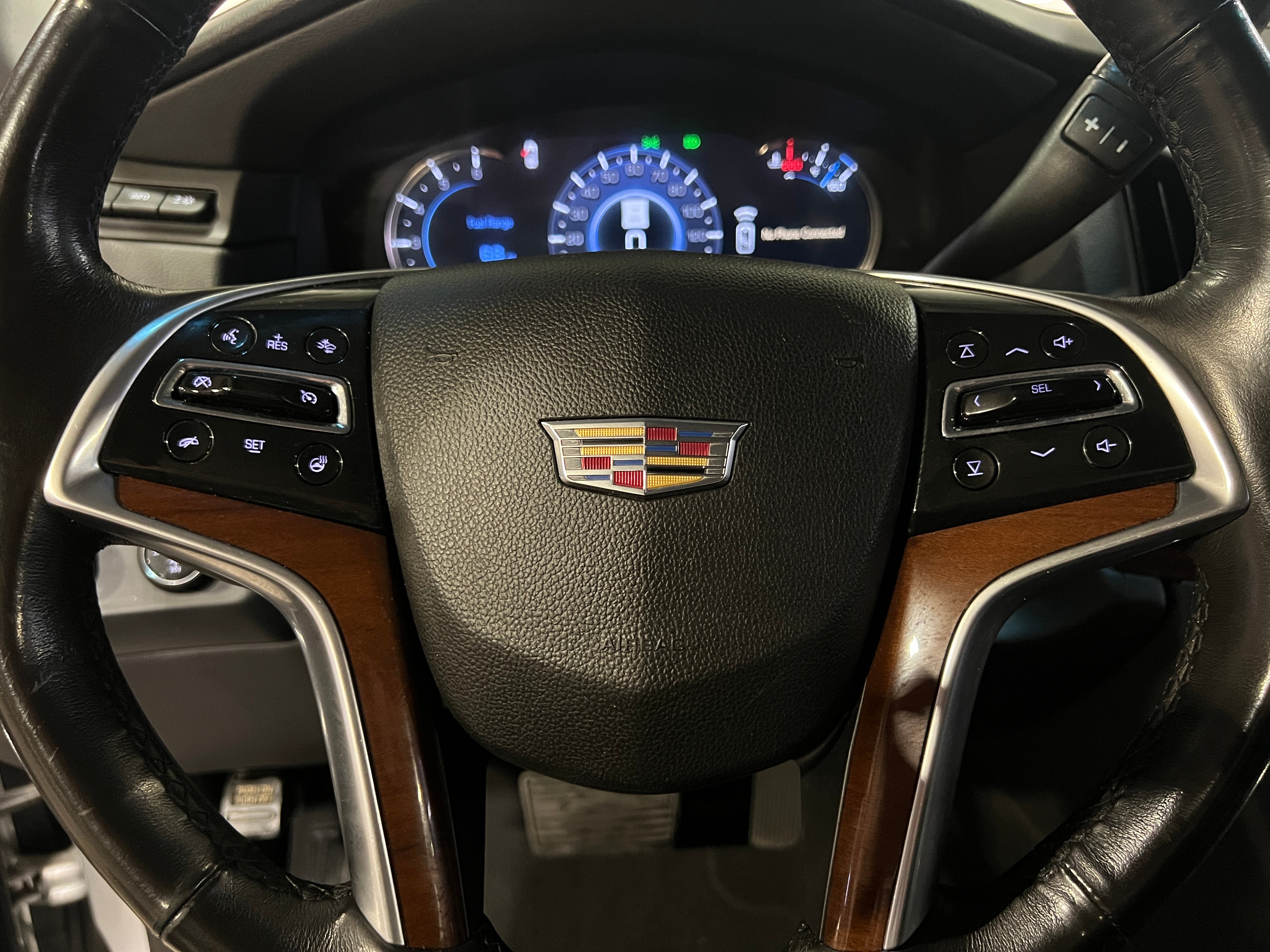 2019 Cadillac Escalade Luxury 4