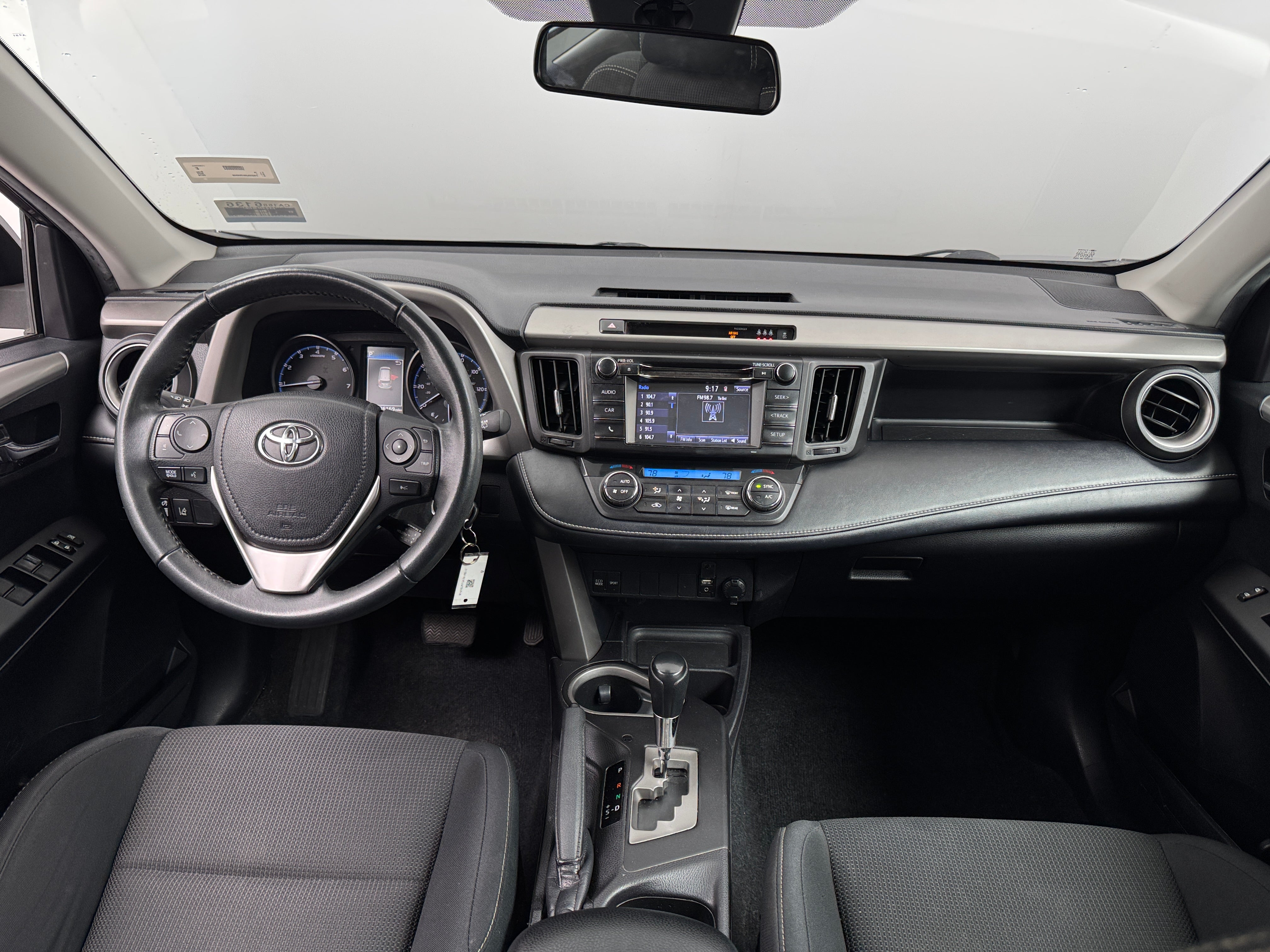 2018 Toyota RAV4 XLE 3