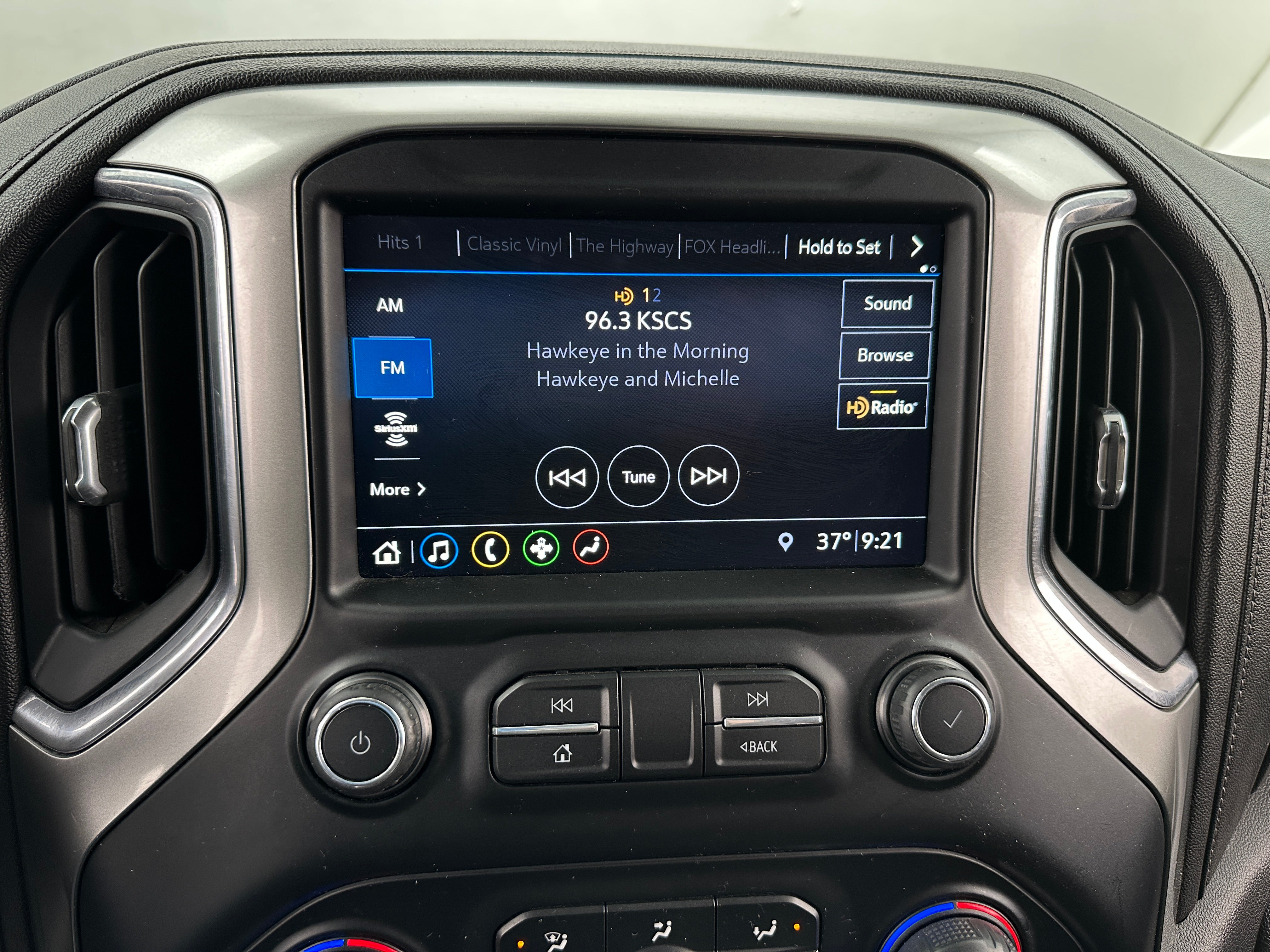 2019 Chevrolet Silverado 1500 RST 4