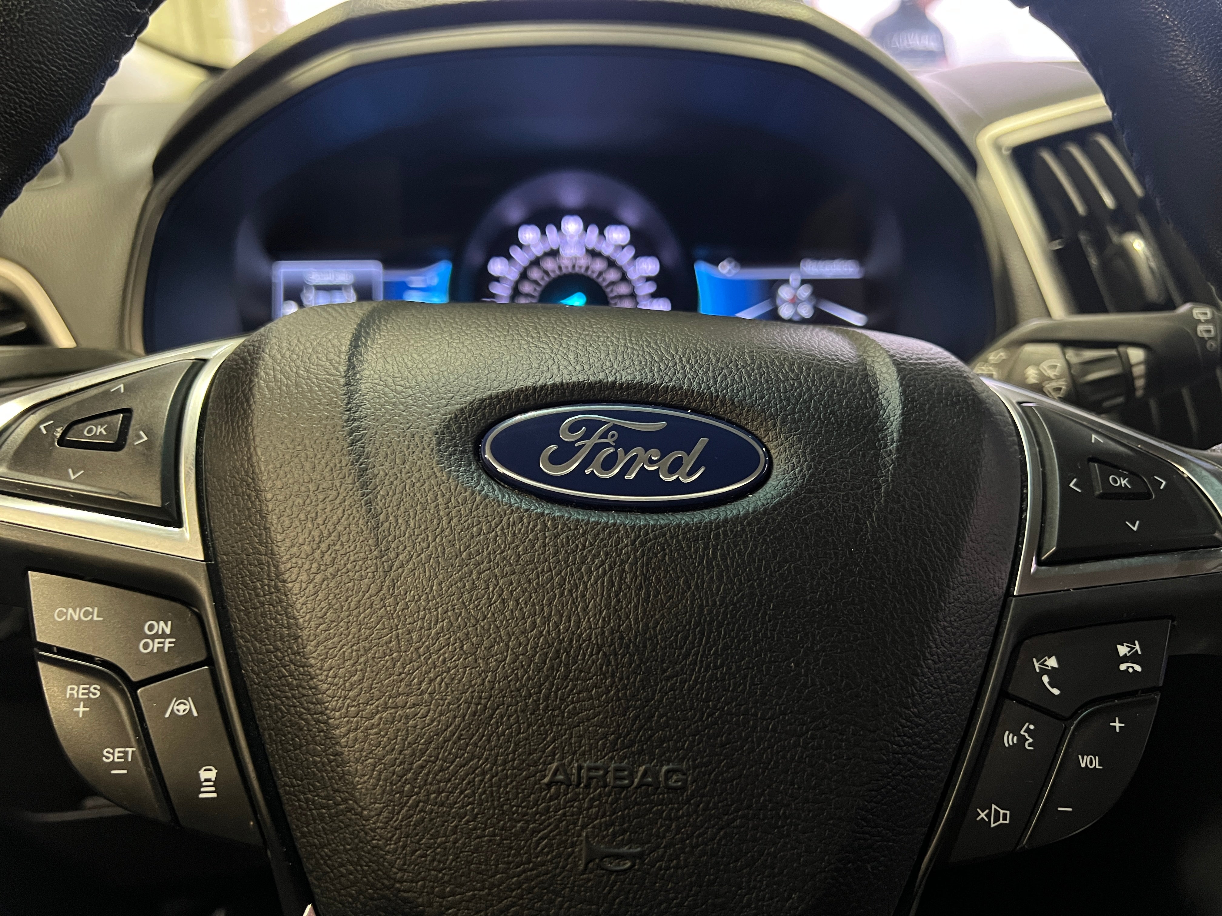 2022 Ford Edge SEL 5