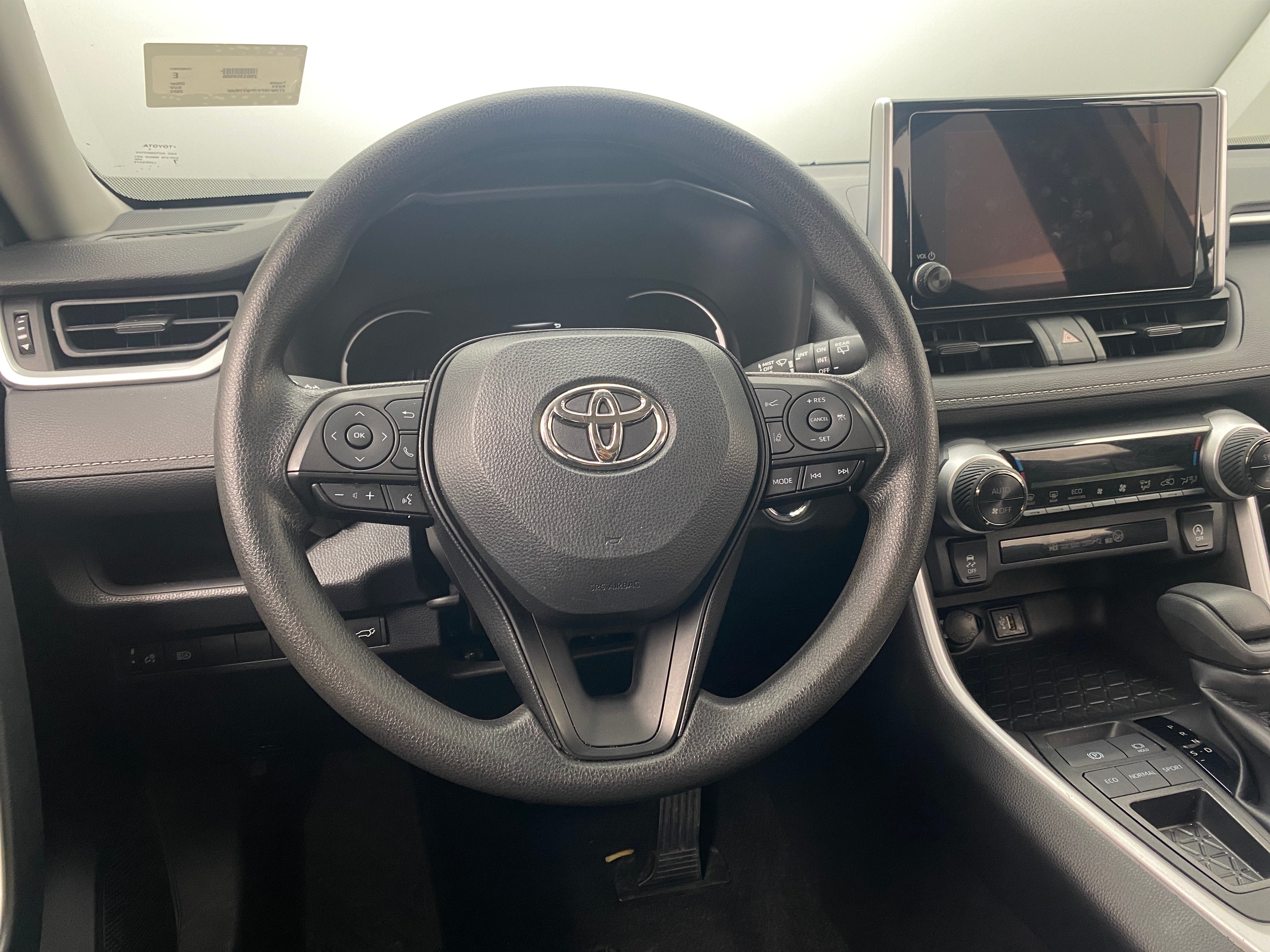 2023 Toyota RAV4 XLE 5