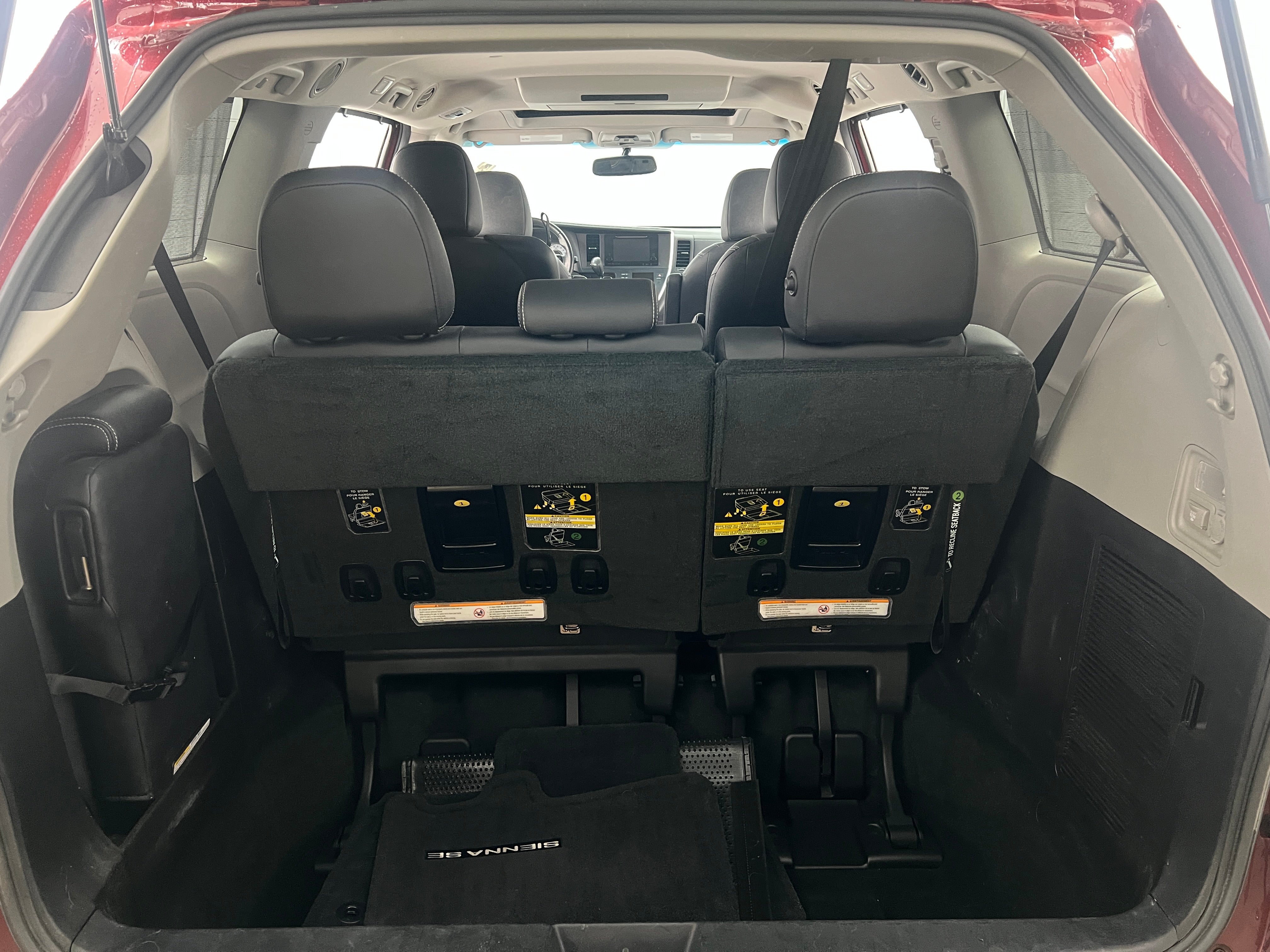 2016 Toyota Sienna SE 7