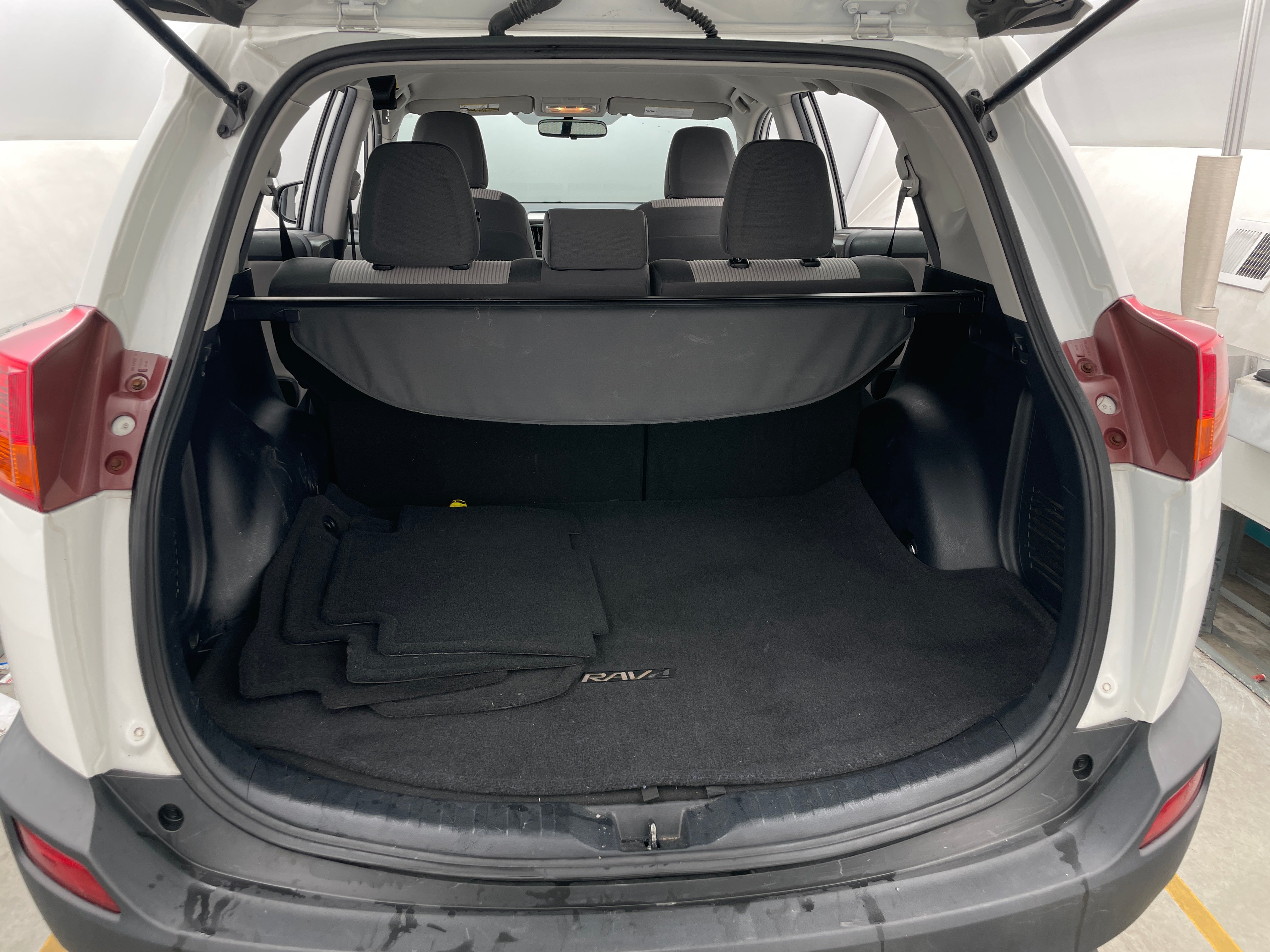 2015 Toyota RAV4 LE 7