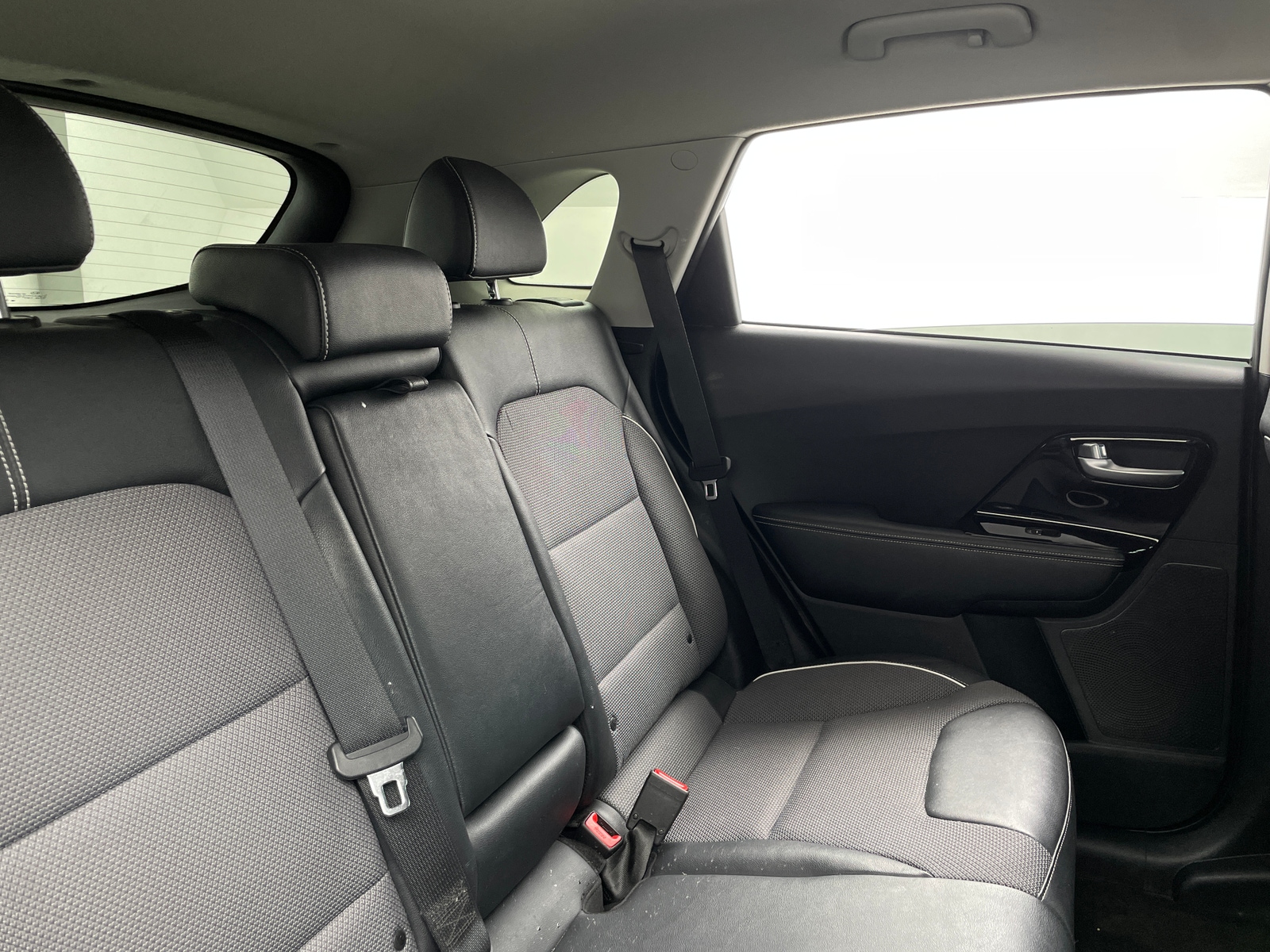 Thumbnail: 2020 Kia Niro - 6