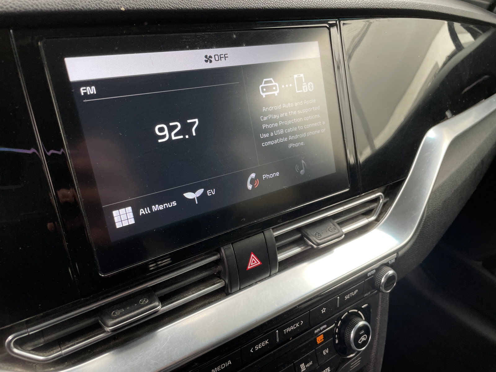 Thumbnail: 2020 Kia Niro - 4