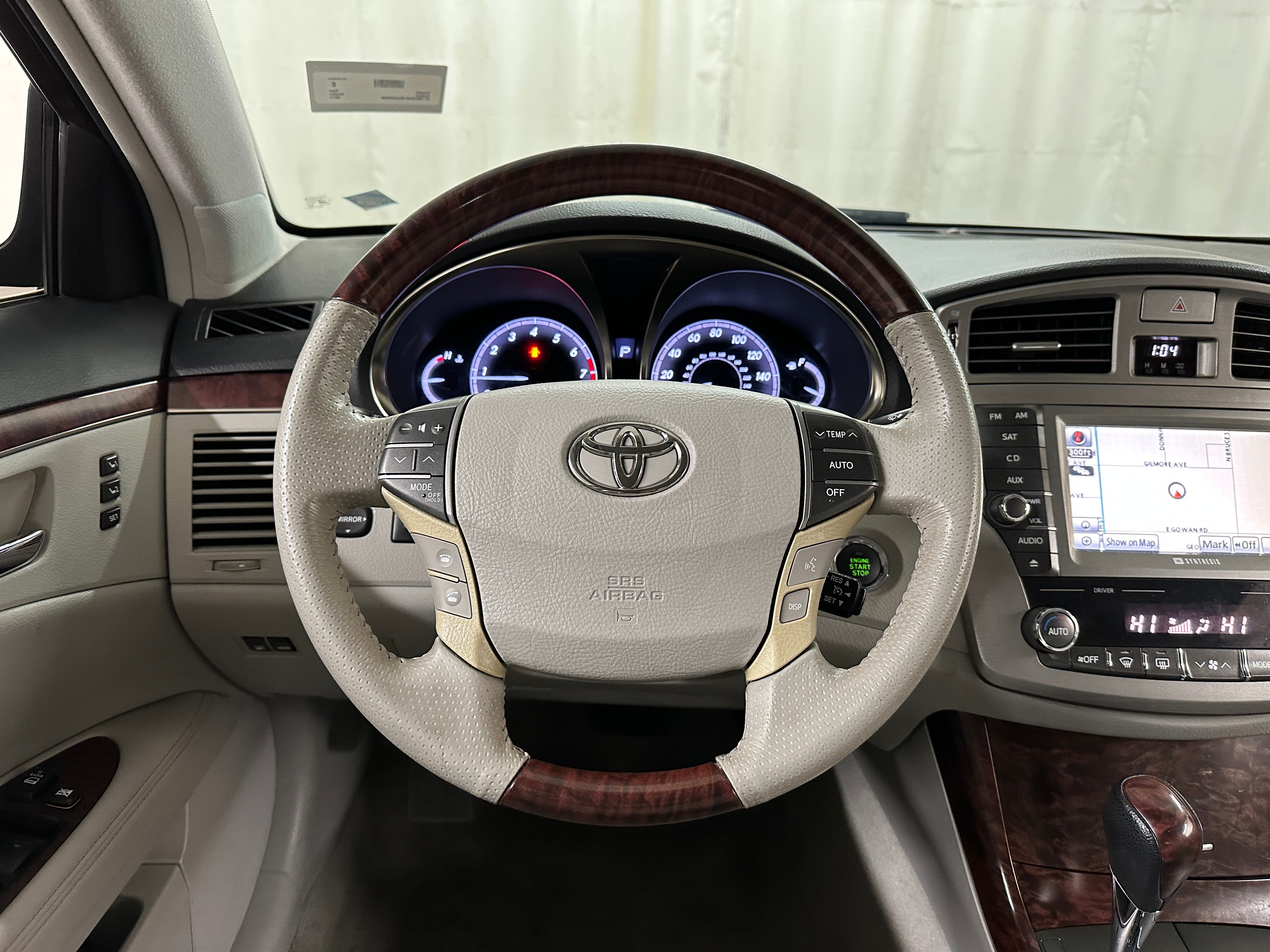 2011 Toyota Avalon Limited 4