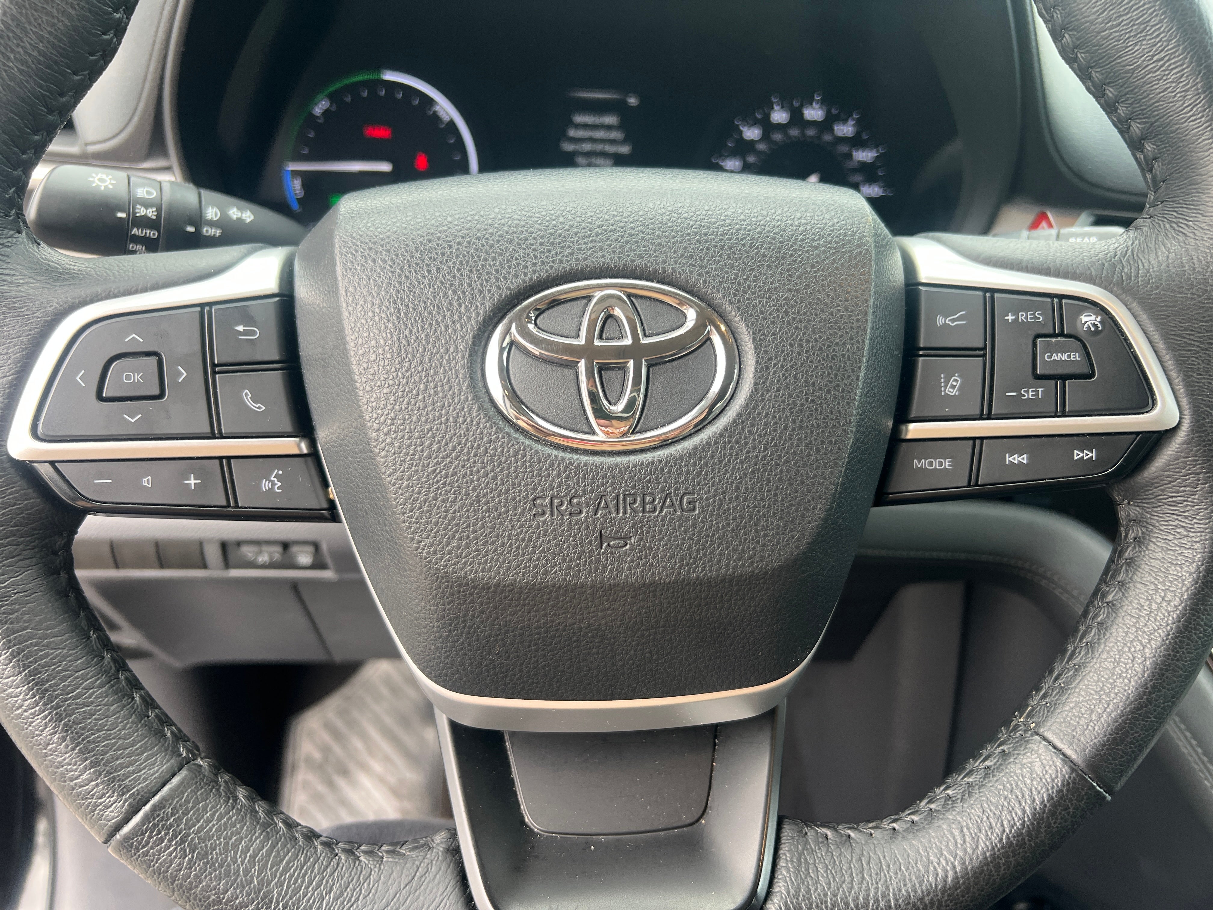 2023 Toyota Sienna XLE 5