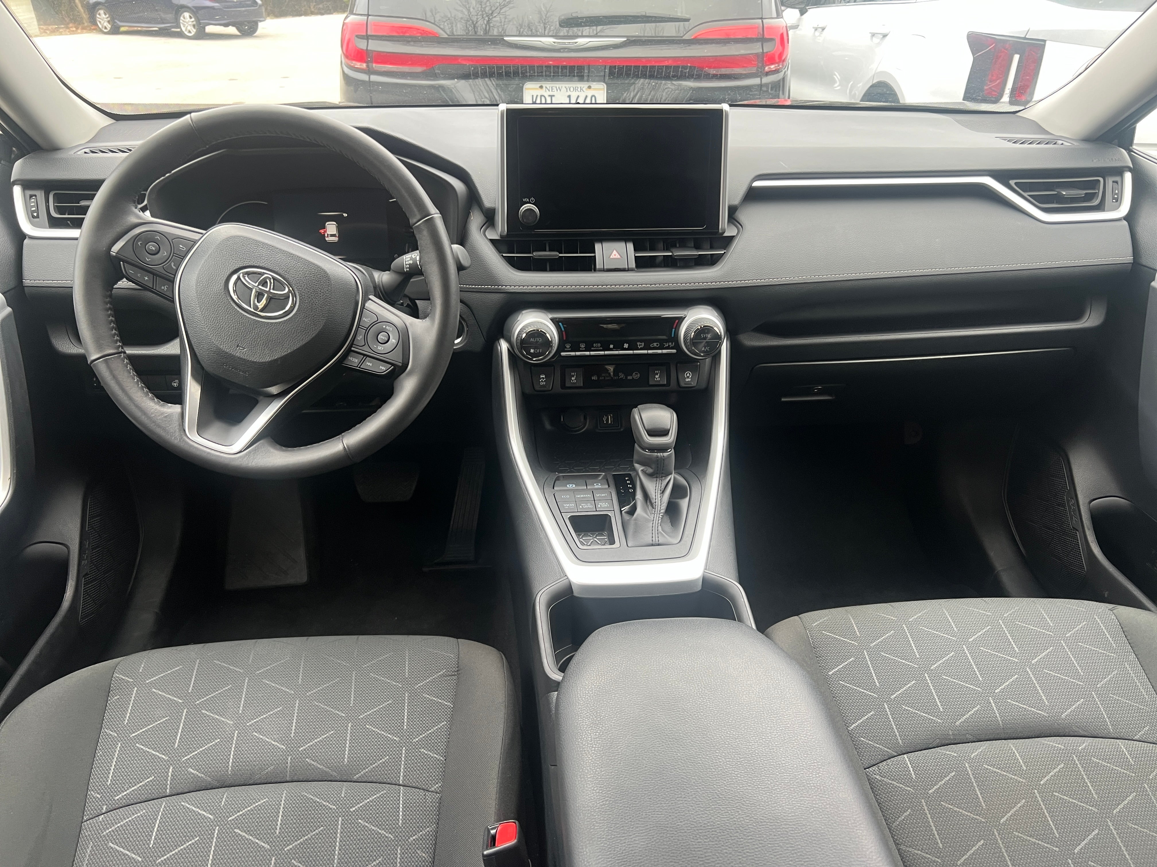 2024 Toyota RAV4 XLE 3