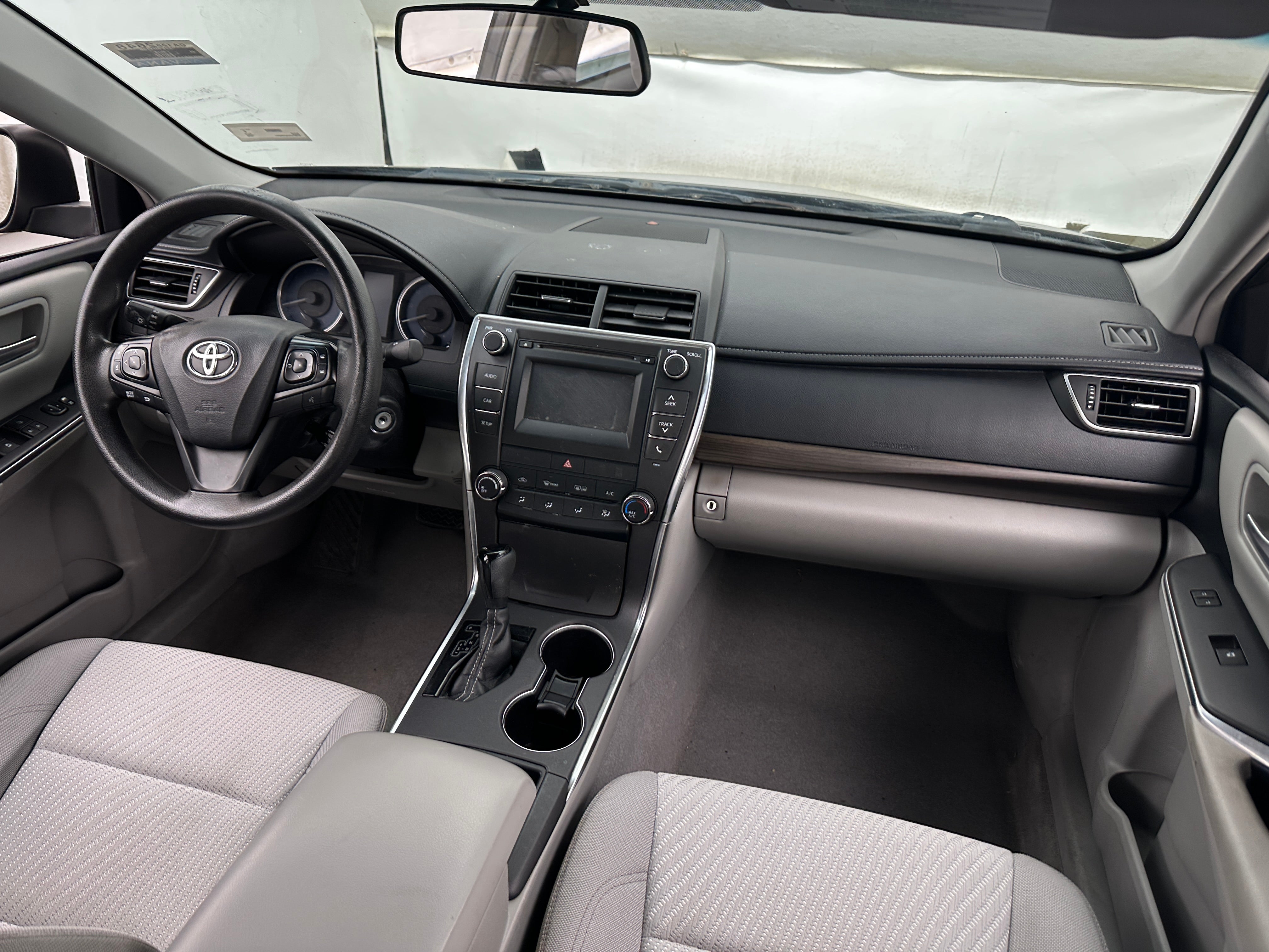 2016 Toyota Camry LE 3